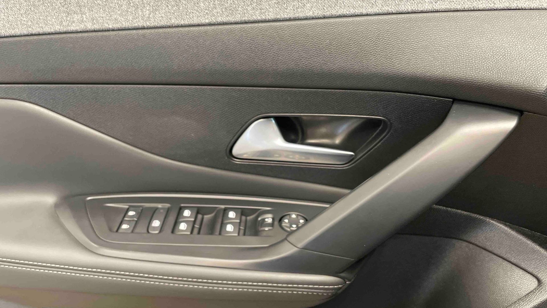 PEUGEOT 308 Allure Hybrid 145 ch e-DCS6
