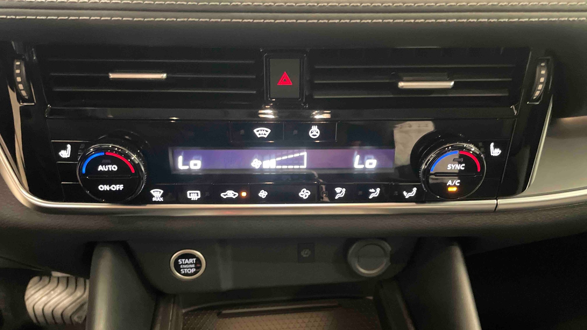 NISSAN QASHQAI Mild Hybrid 158 ch Xtronic N-Connecta