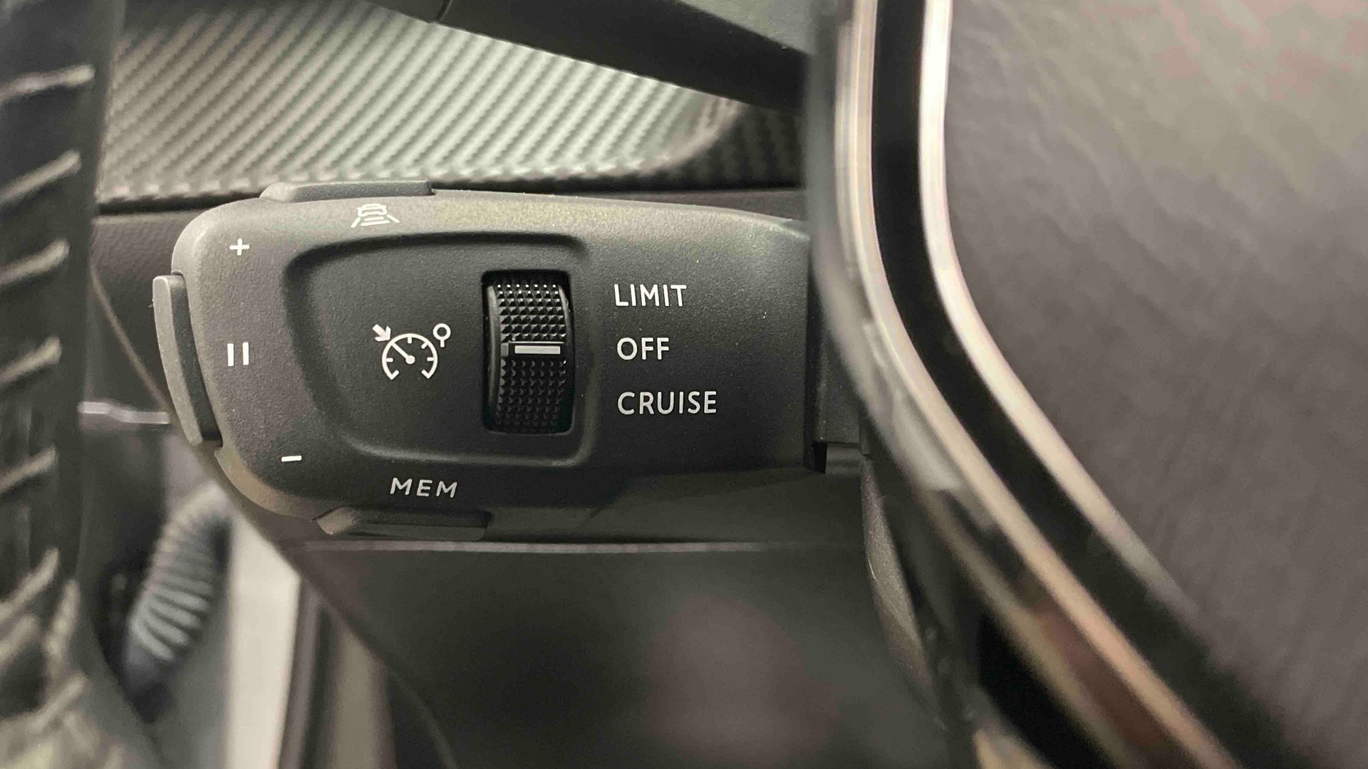PEUGEOT 208 Allure 100 ch BVM6