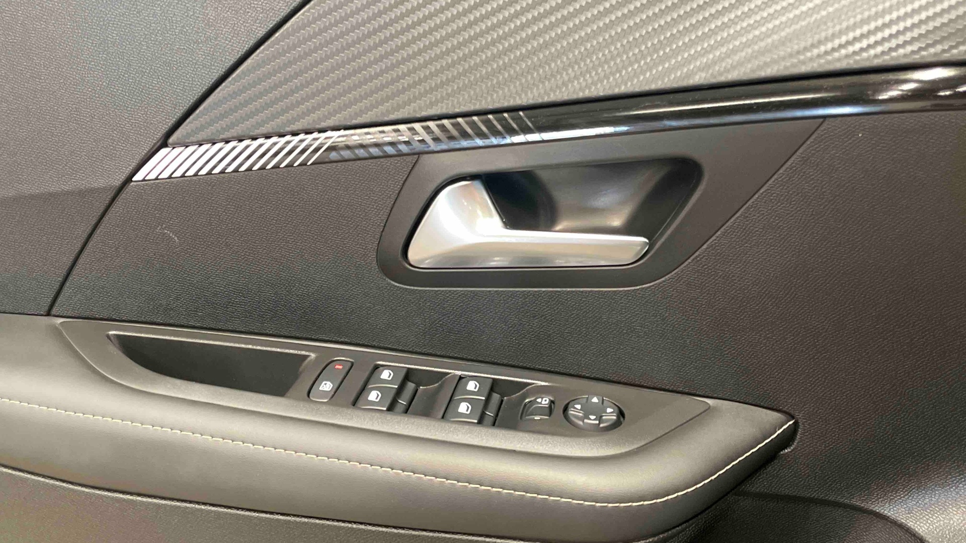 PEUGEOT 208 Allure 100 ch BVM6