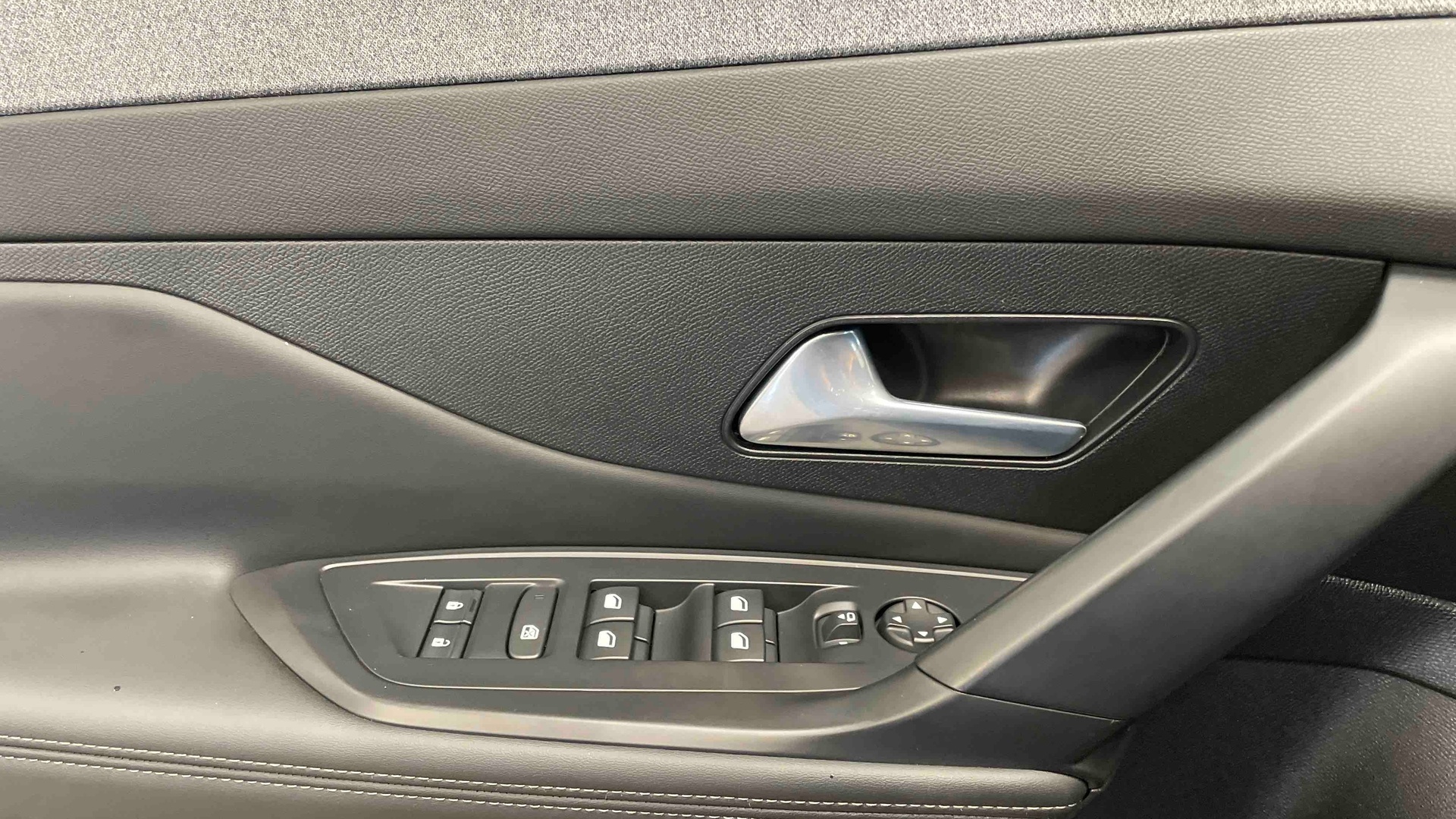 PEUGEOT 408 Allure Hybrid 145 ch e-DCS6