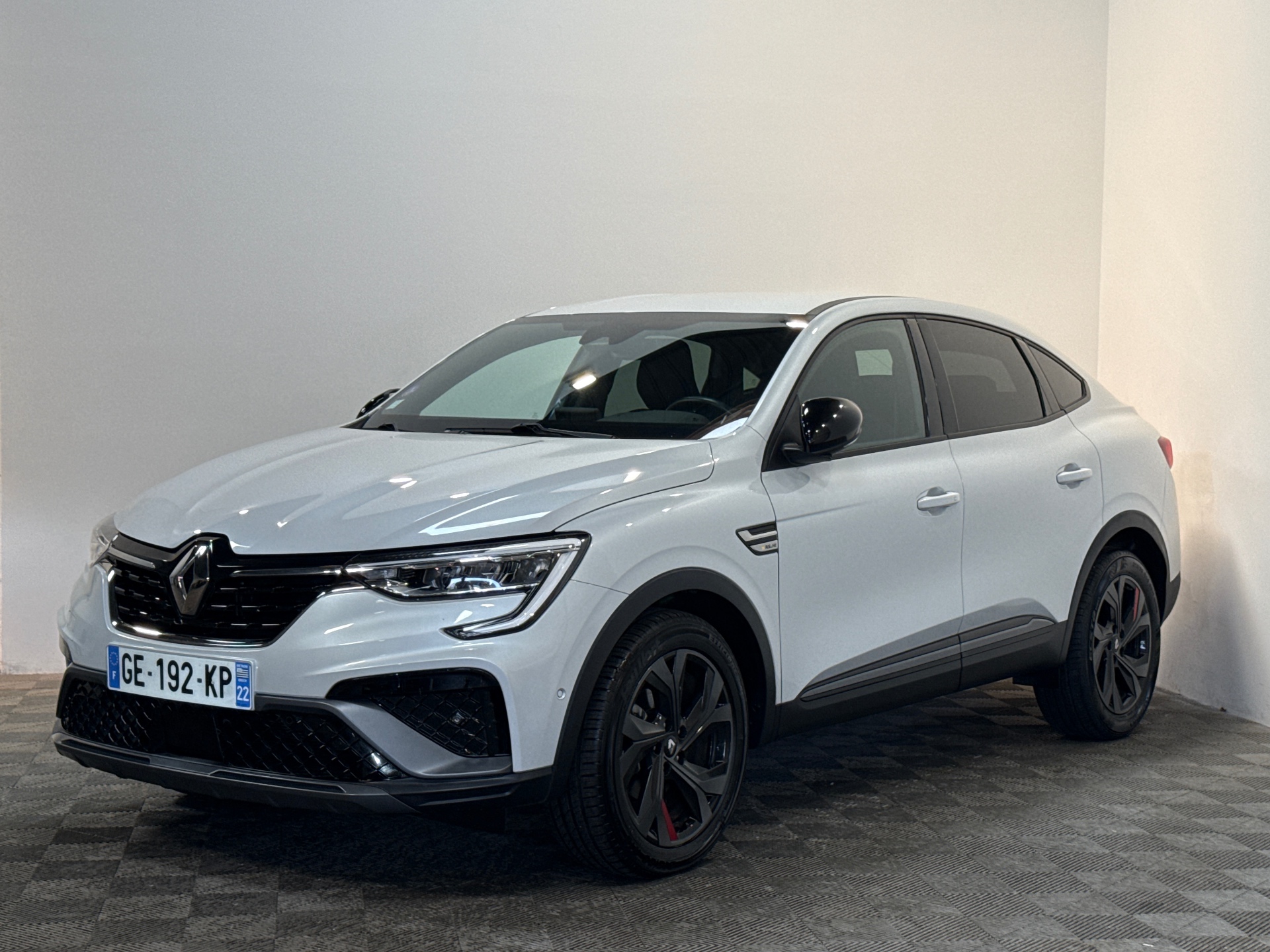 RENAULT ARKANA E-Tech 145 - 21B R.S. Line