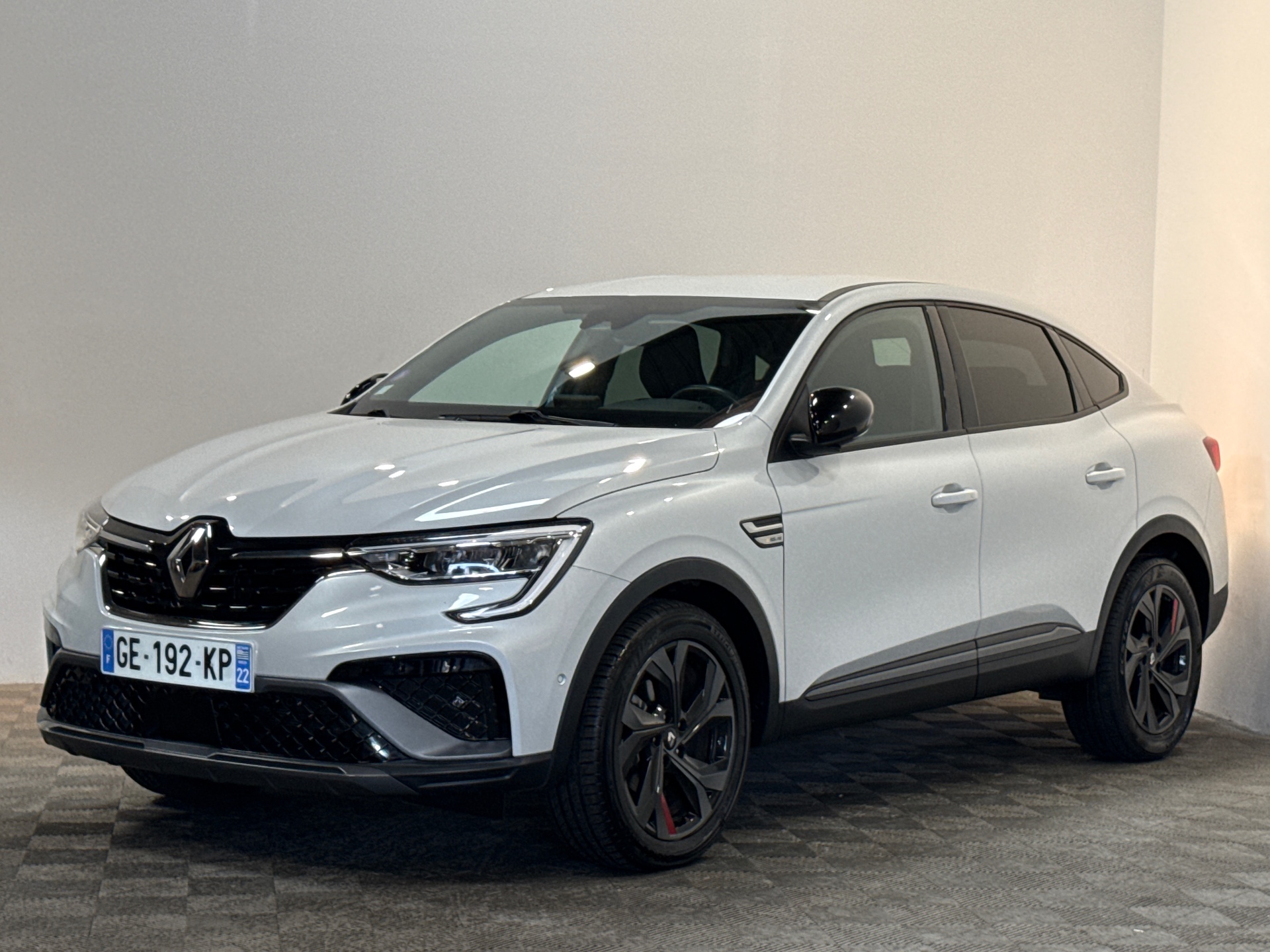 RENAULT ARKANA E-Tech 145 - 21B R.S. Line