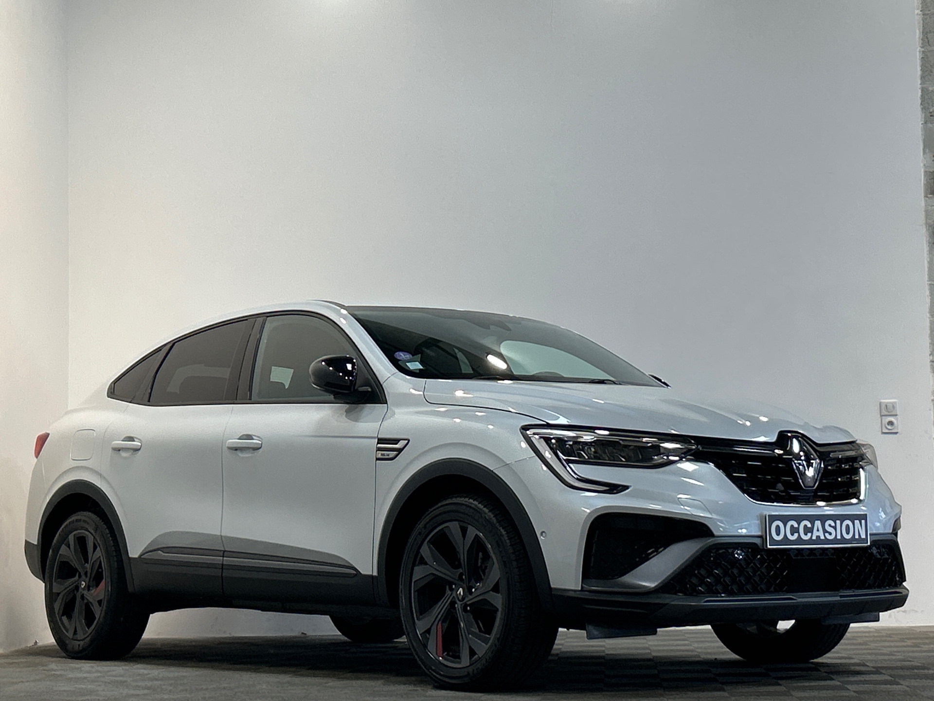 RENAULT ARKANA E-Tech 145 - 21B R.S. Line