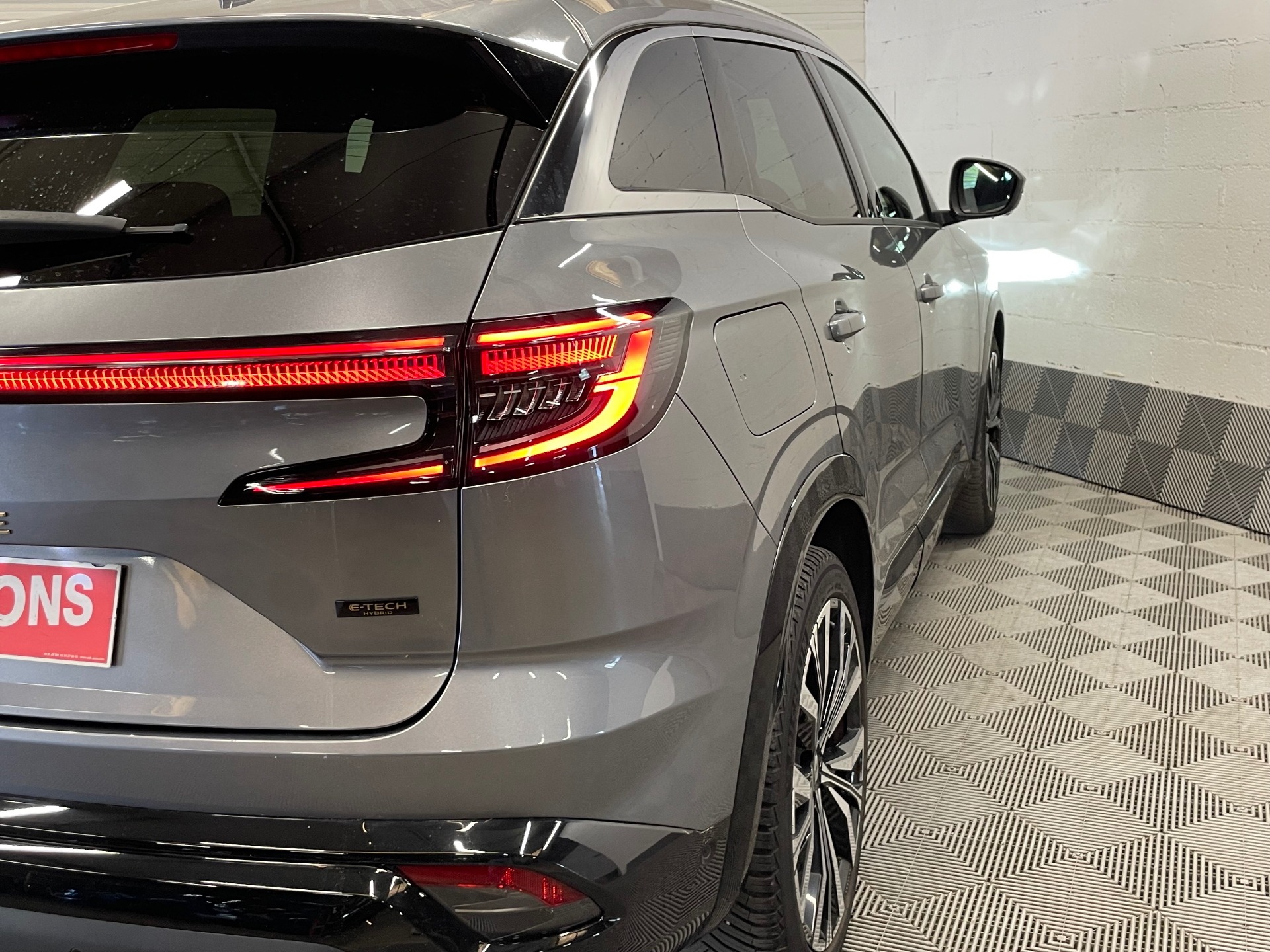 RENAULT AUSTRAL E-Tech hybrid 200 Iconic