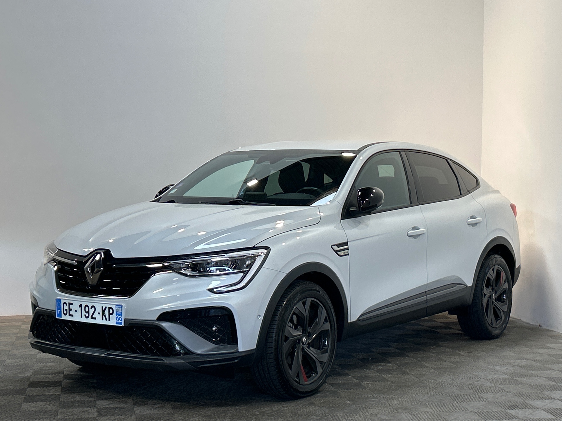RENAULT ARKANA E-Tech 145 - 21B R.S. Line