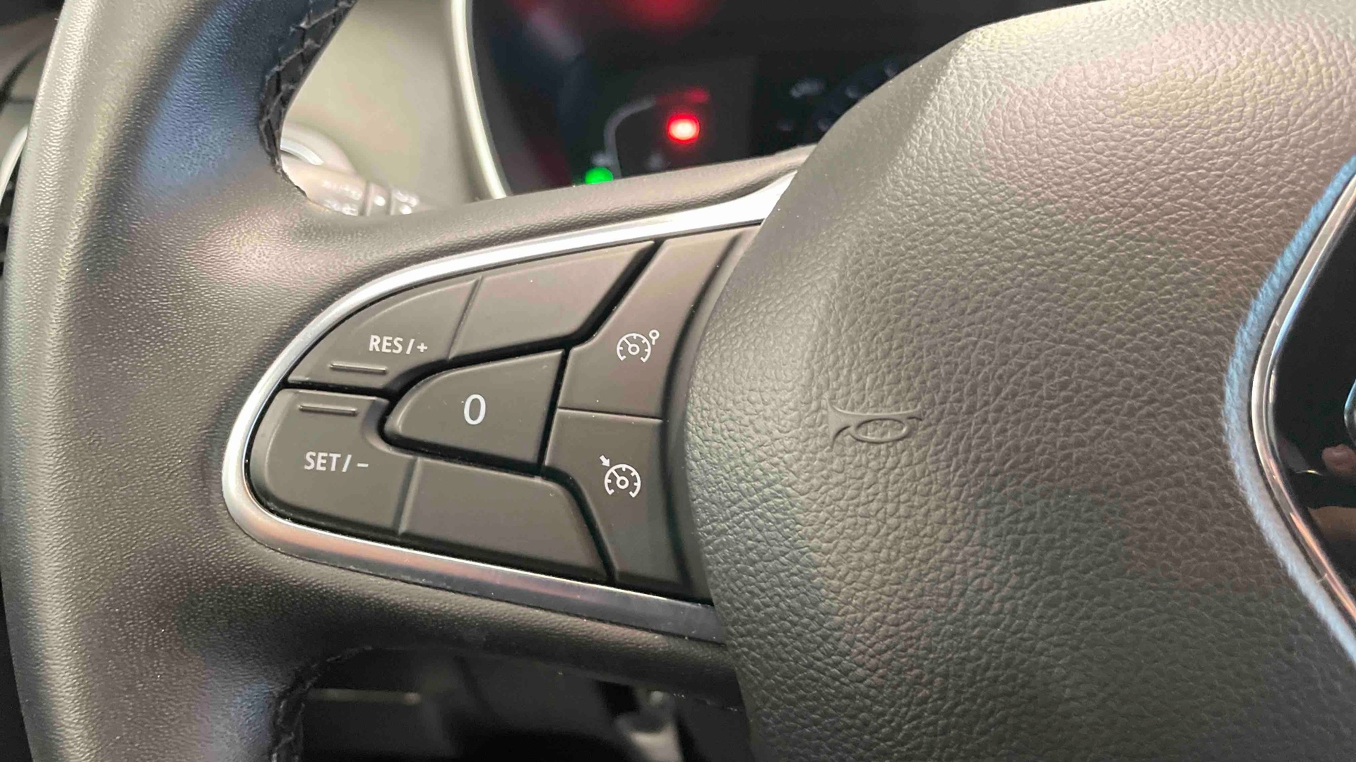 RENAULT MEGANE IV BERLINE TCe 140 EDC FAP Business