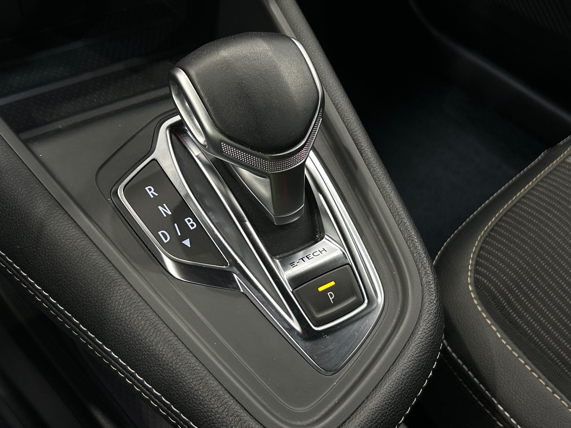 RENAULT CAPTUR E-Tech hybride rechargeable 160 Engineered