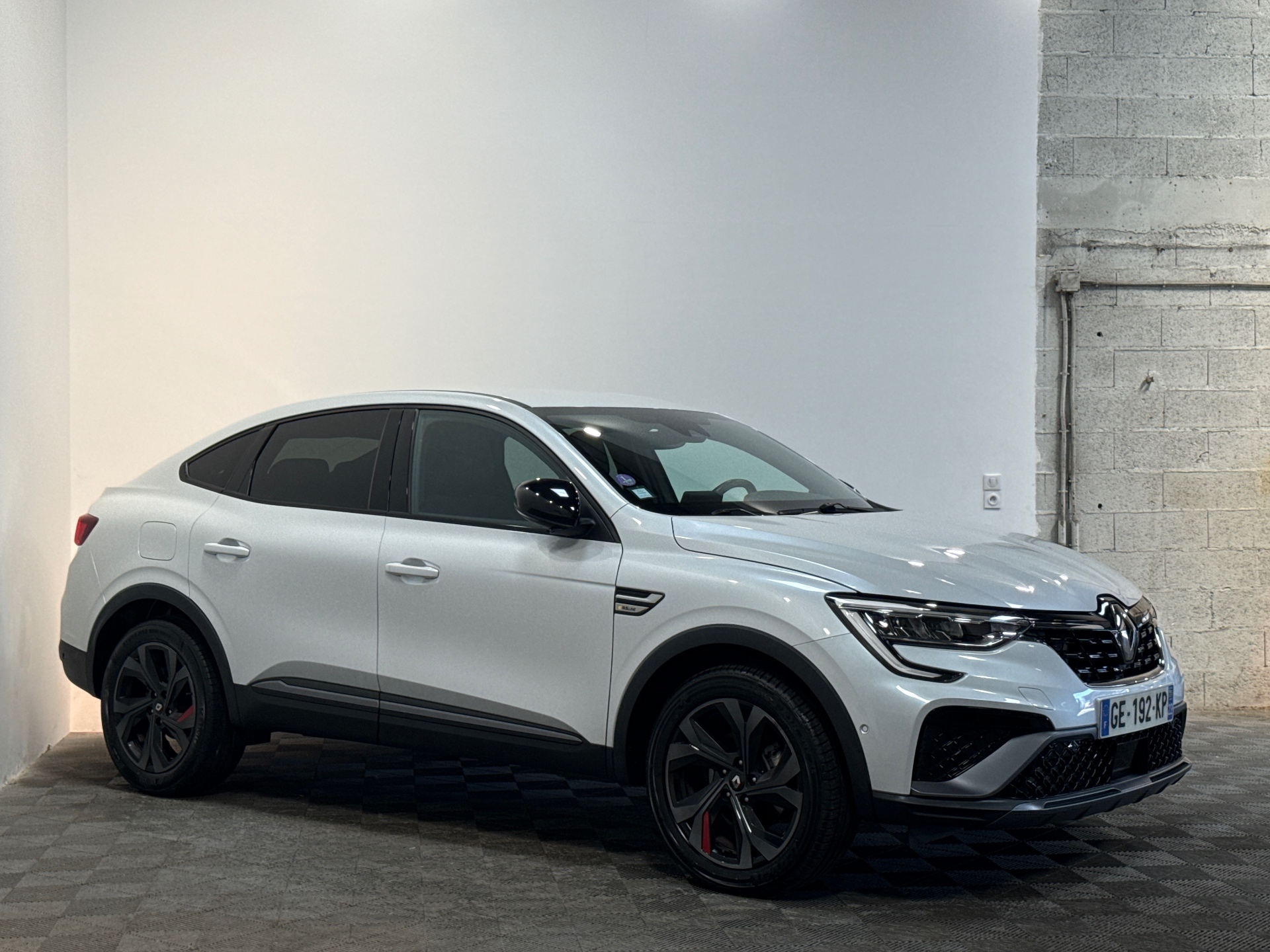 RENAULT ARKANA E-Tech 145 - 21B R.S. Line