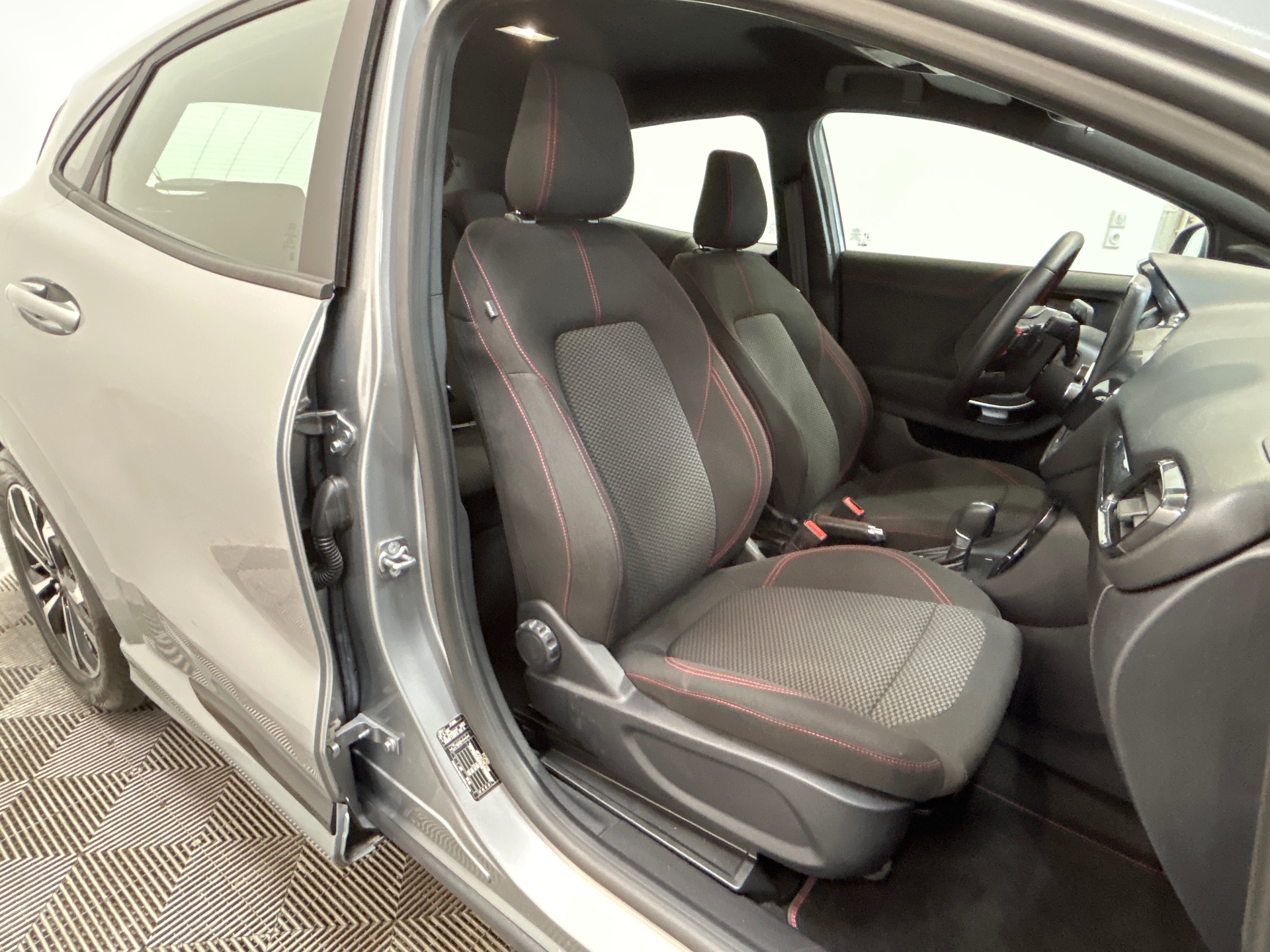 FORD PUMA 1.0 EcoBoost 125 ch mHEV S&S Powershift ST-Line