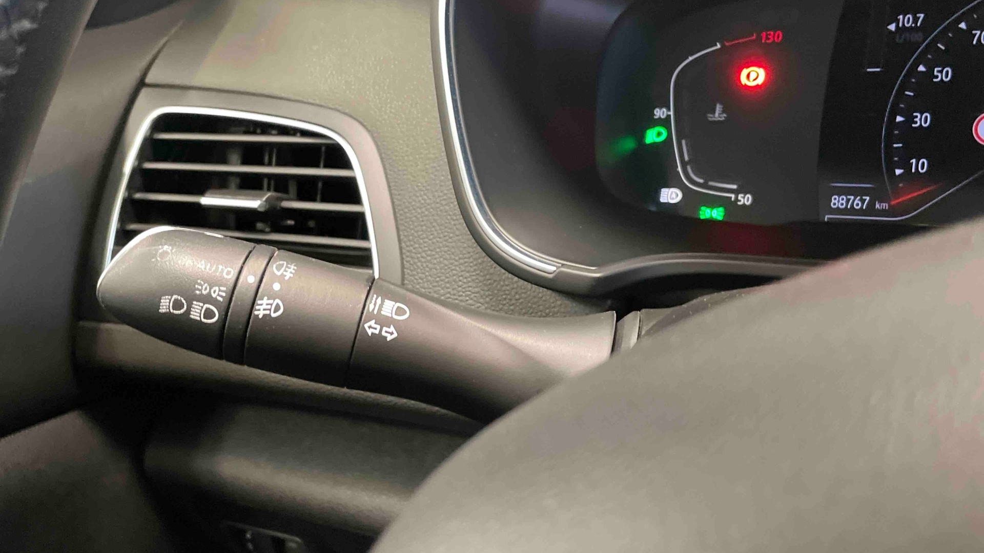 RENAULT MEGANE IV BERLINE TCe 140 EDC FAP Business