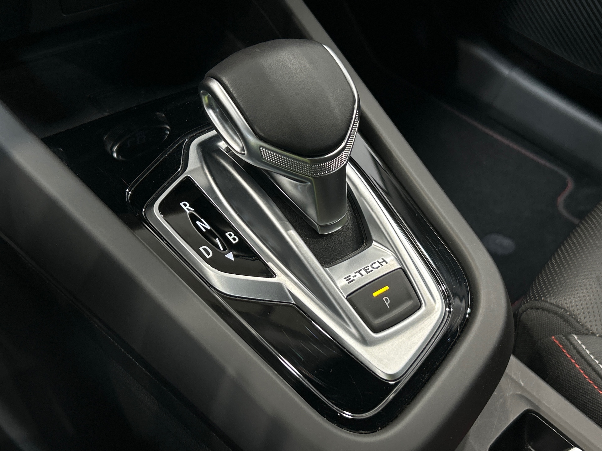 RENAULT ARKANA E-Tech 145 - 21B R.S. Line
