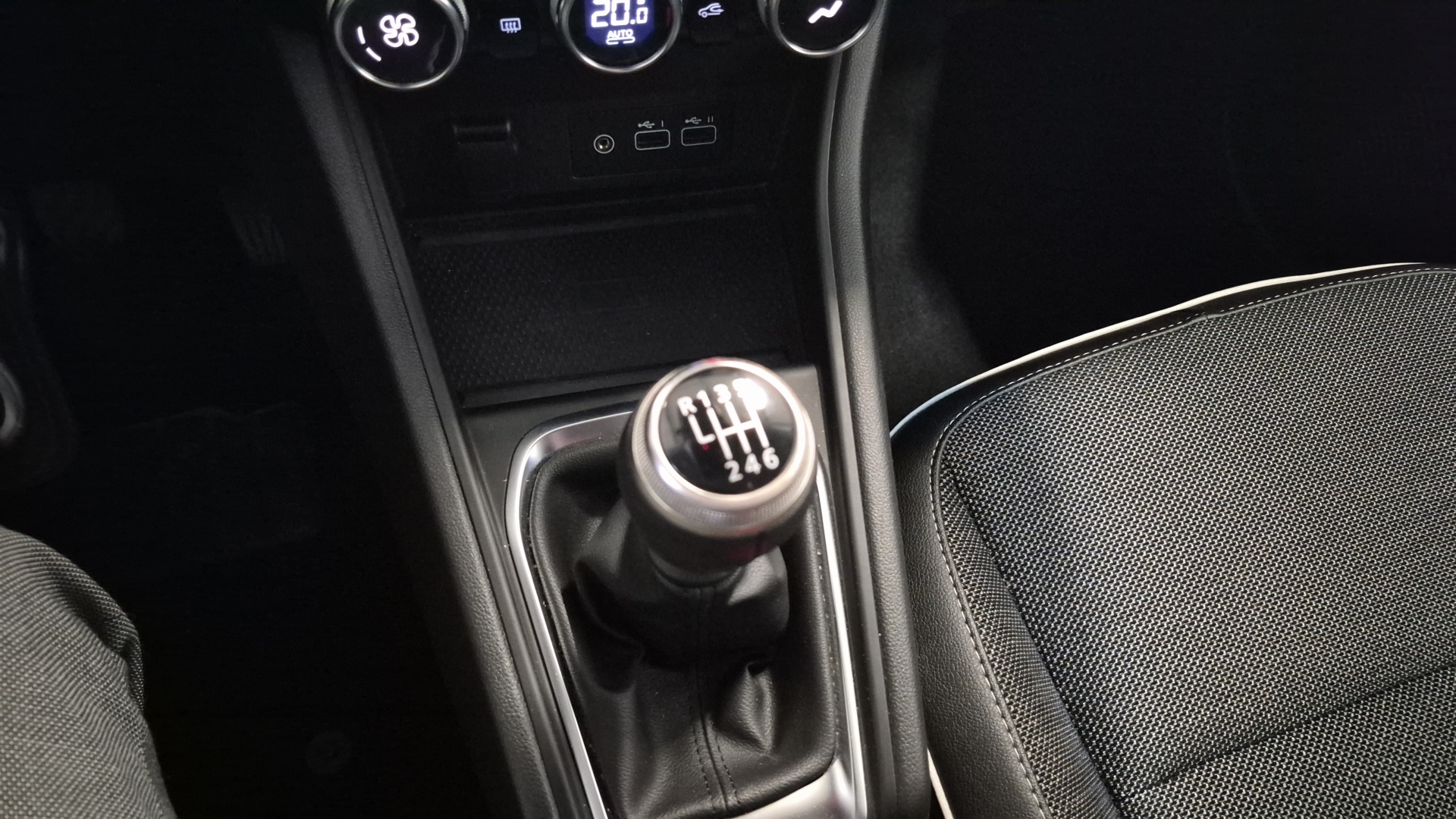 RENAULT CAPTUR techno TCe 90