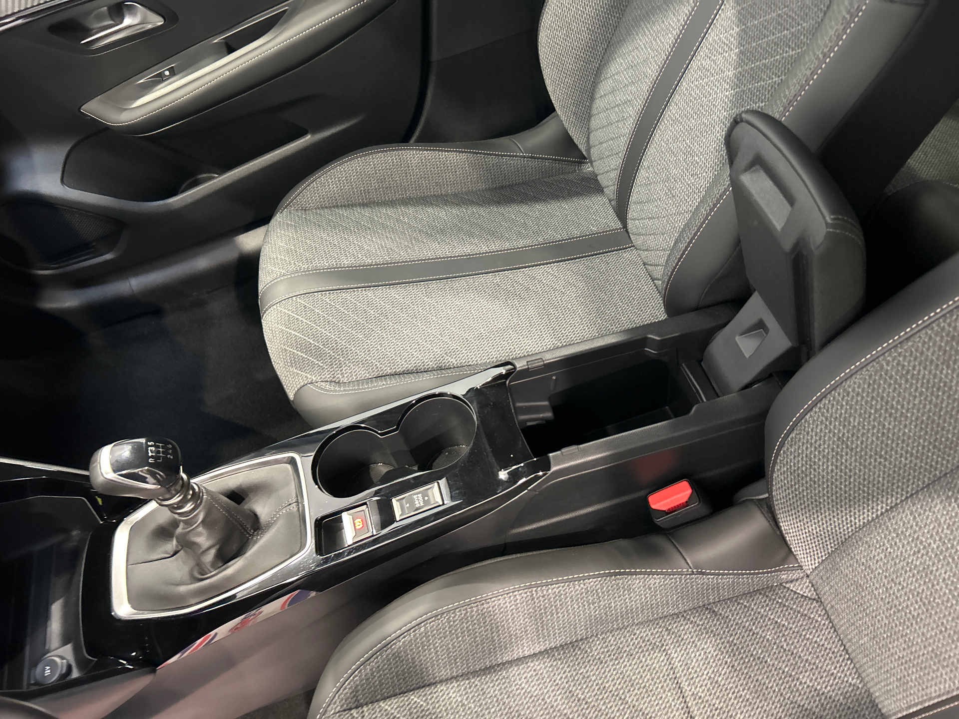 PEUGEOT 208 Allure 100 ch BVM6