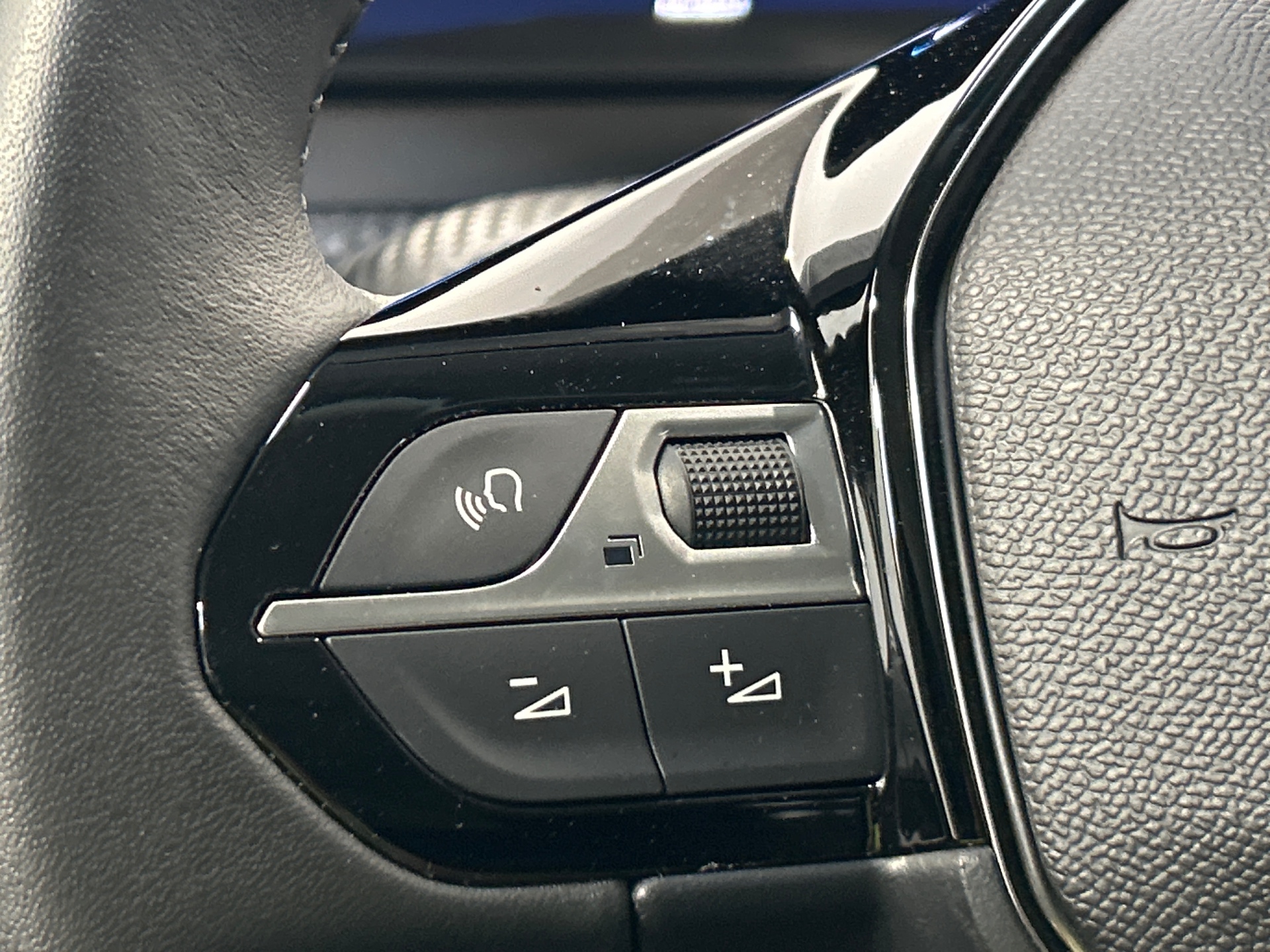 PEUGEOT 208 Allure 100 ch BVM6