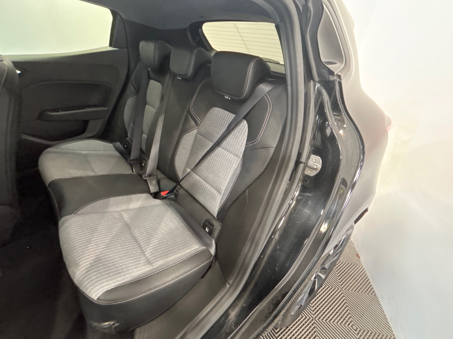RENAULT CLIO V techno 90 tce