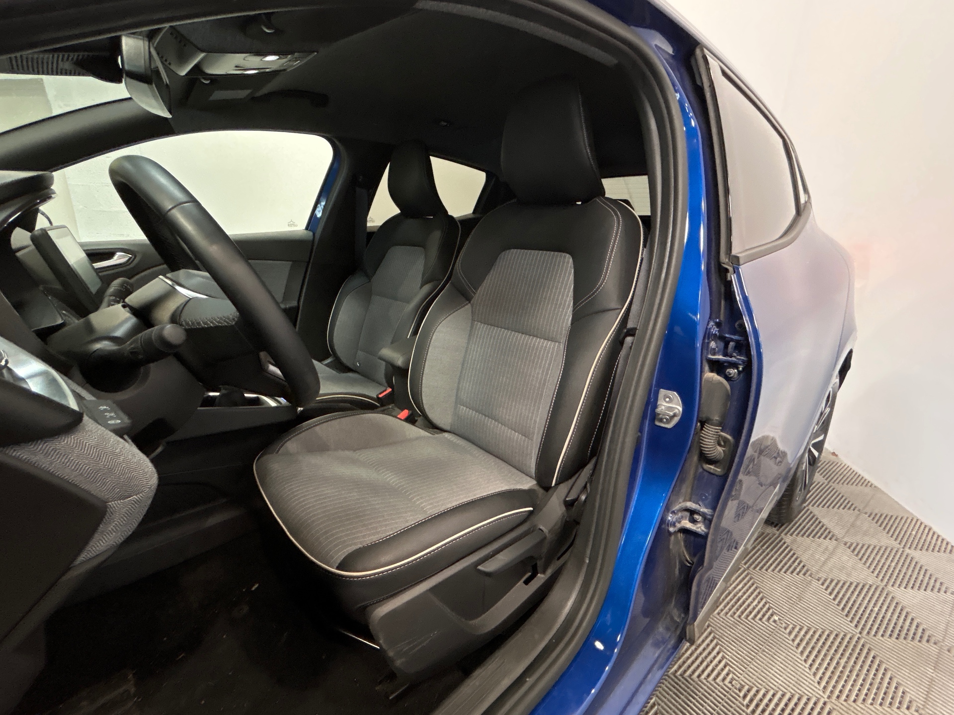RENAULT CLIO V techno 90 tce