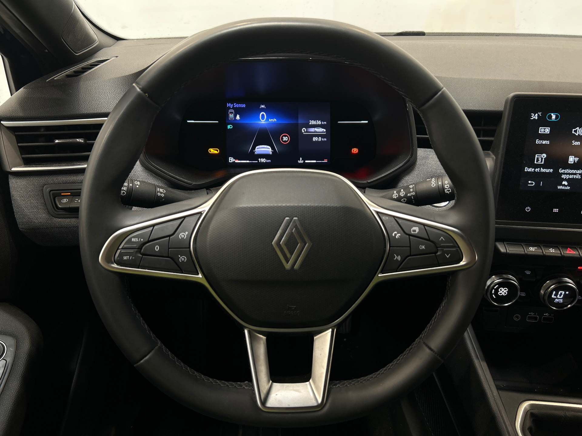 RENAULT CLIO V techno 90 tce