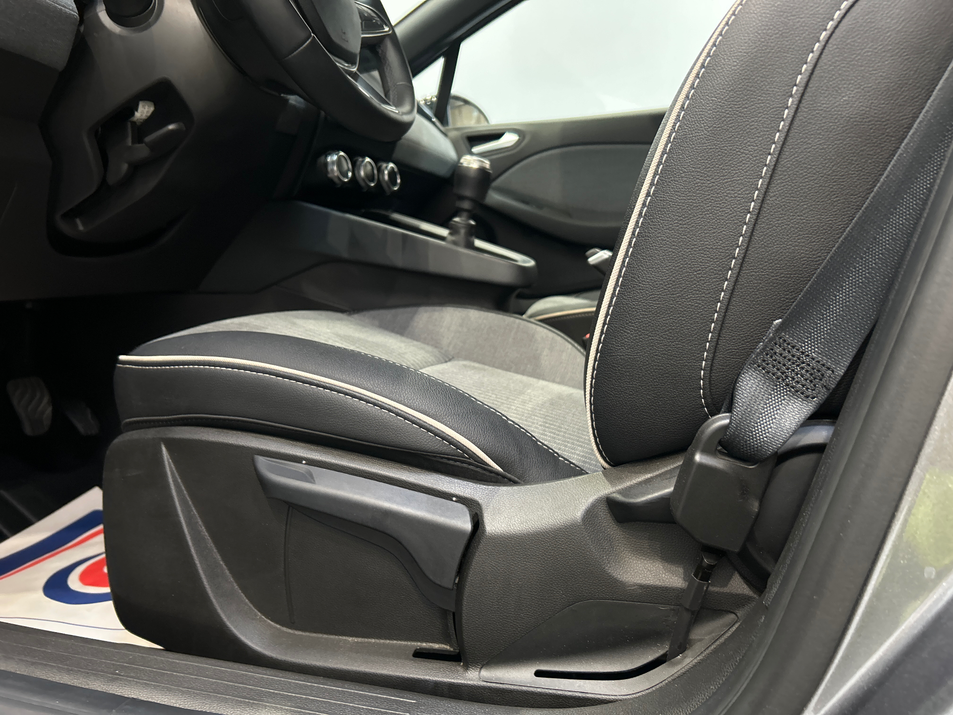 RENAULT CLIO V Techno 90 tce