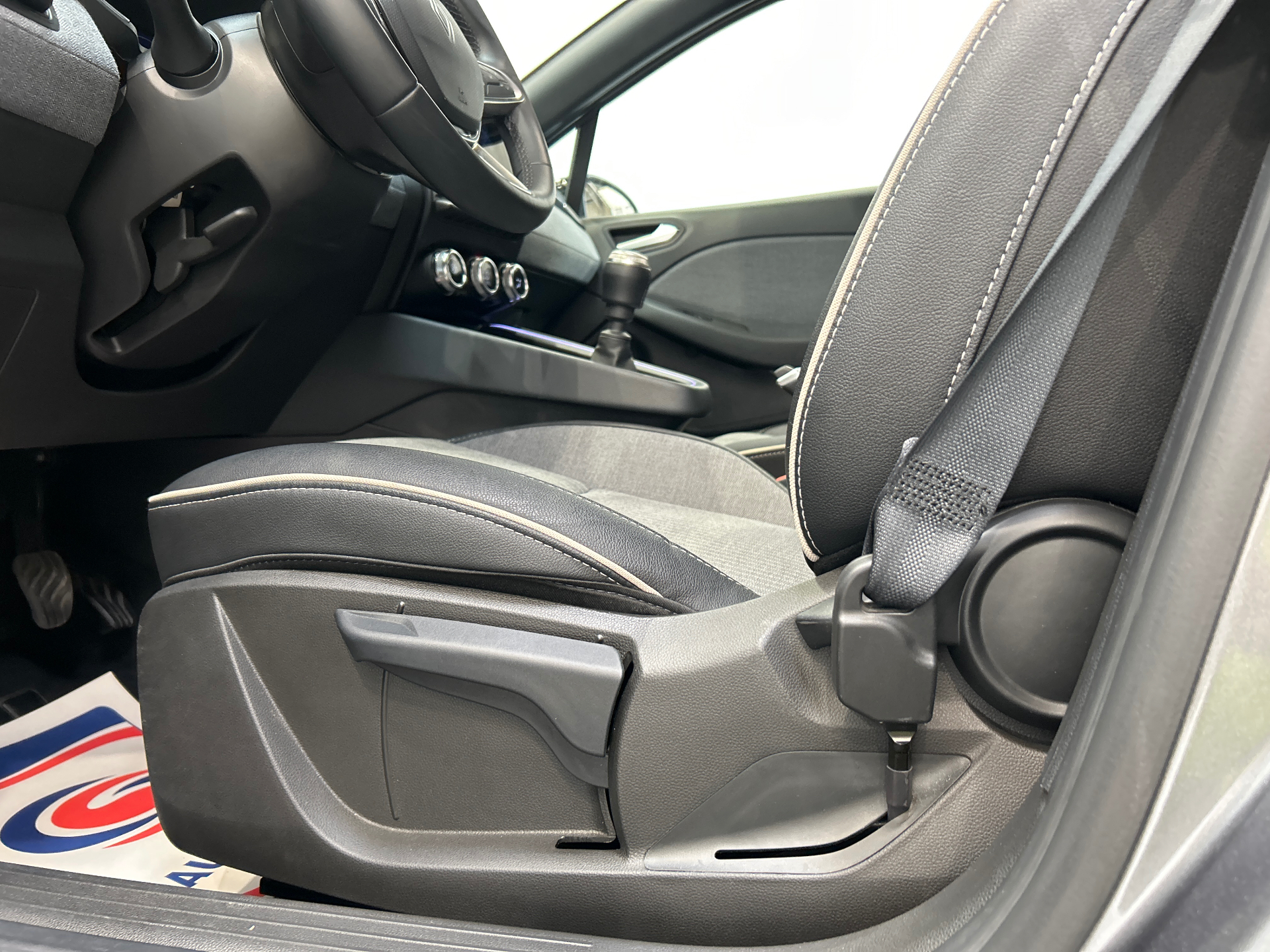 RENAULT CLIO V Techno 90 tce