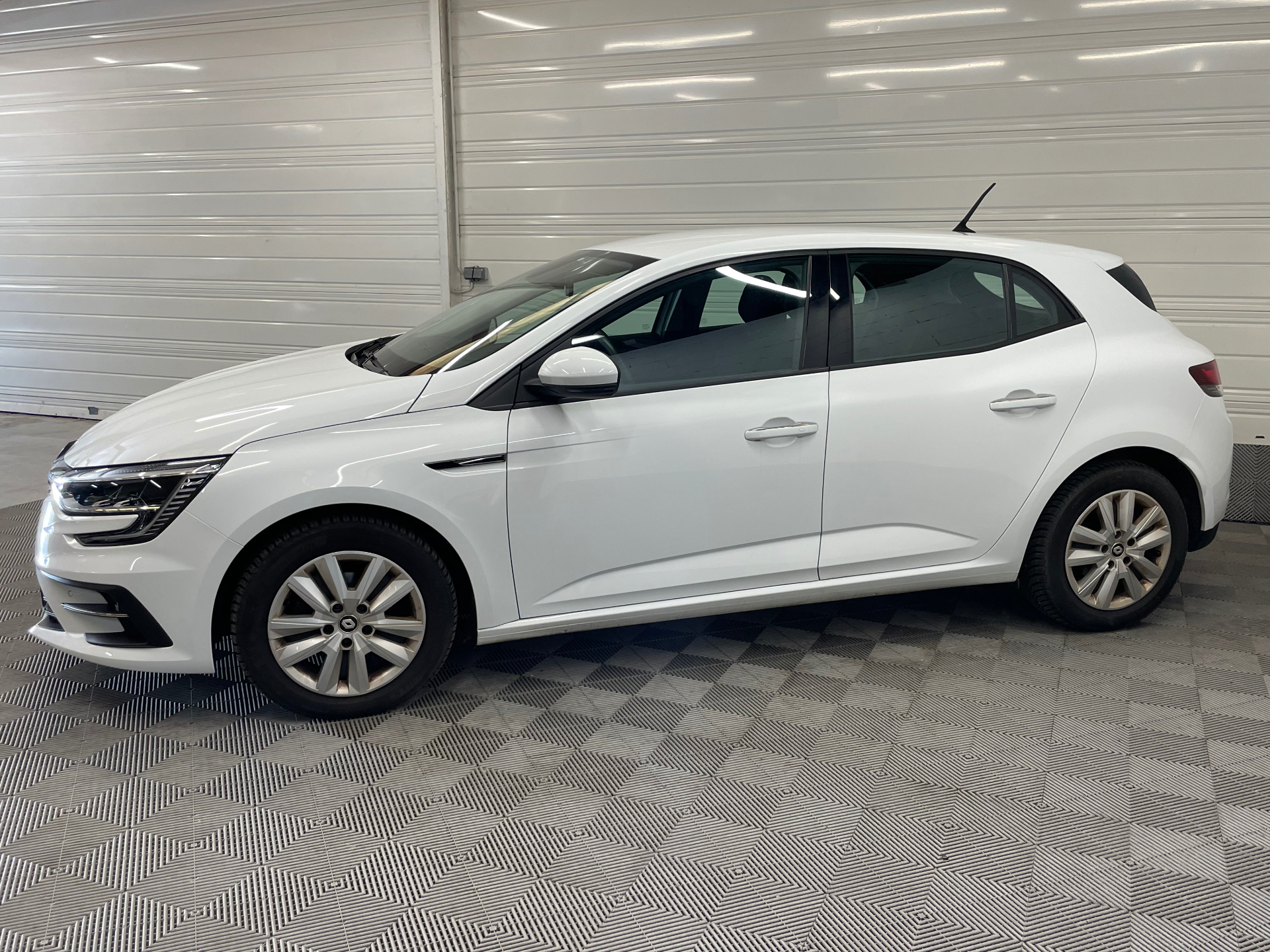 RENAULT MEGANE IV BERLINE Blue dCi 115 EDC - 21N Business