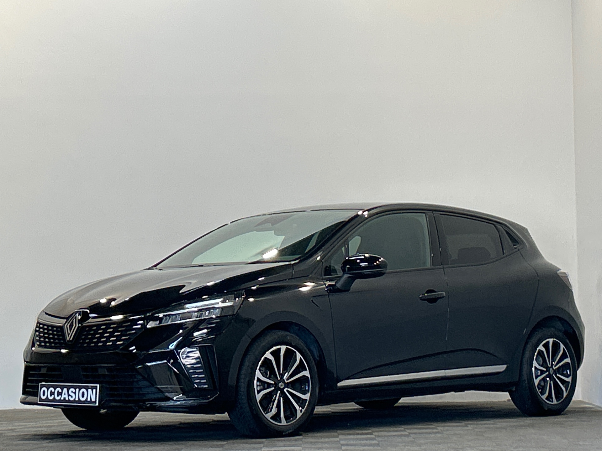 RENAULT CLIO V Techno 90 tce