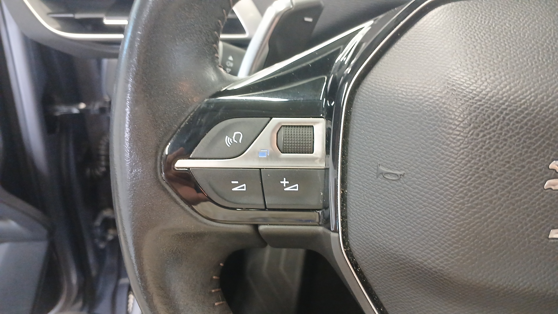 PEUGEOT 3008 BlueHDi 130ch S&S EAT8 Active Pack