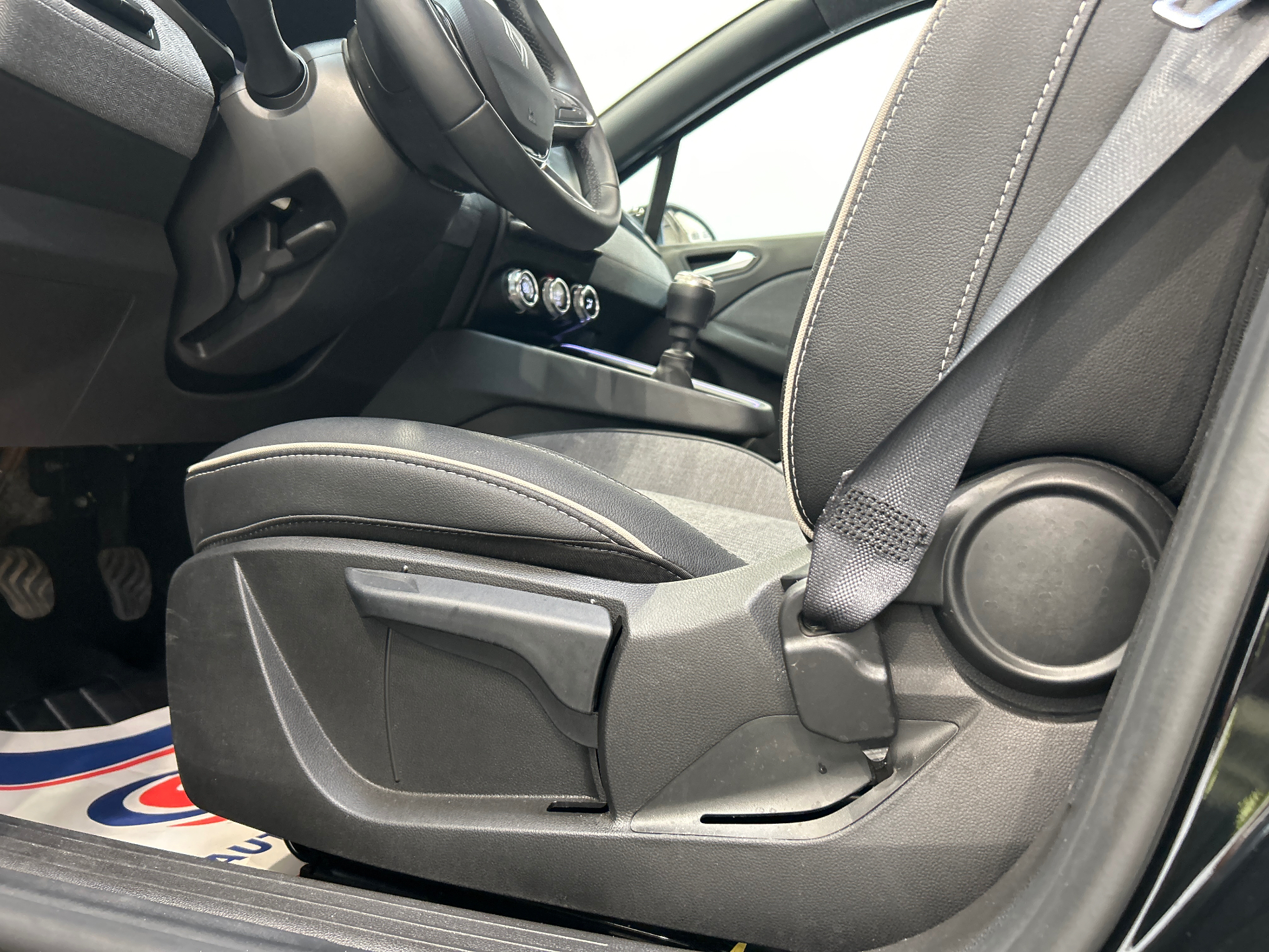 RENAULT CLIO V Techno 90 tce