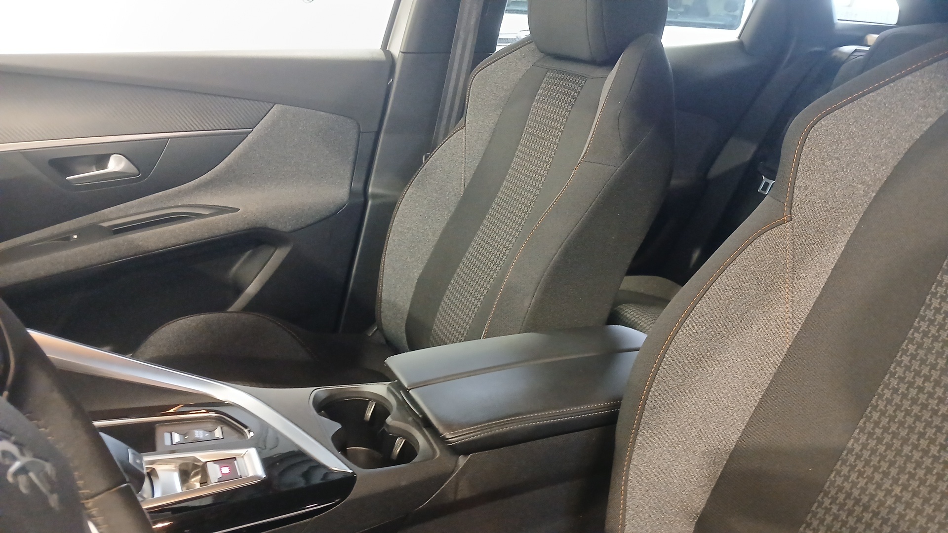 PEUGEOT 3008 BlueHDi 130ch S&S EAT8 Active Pack