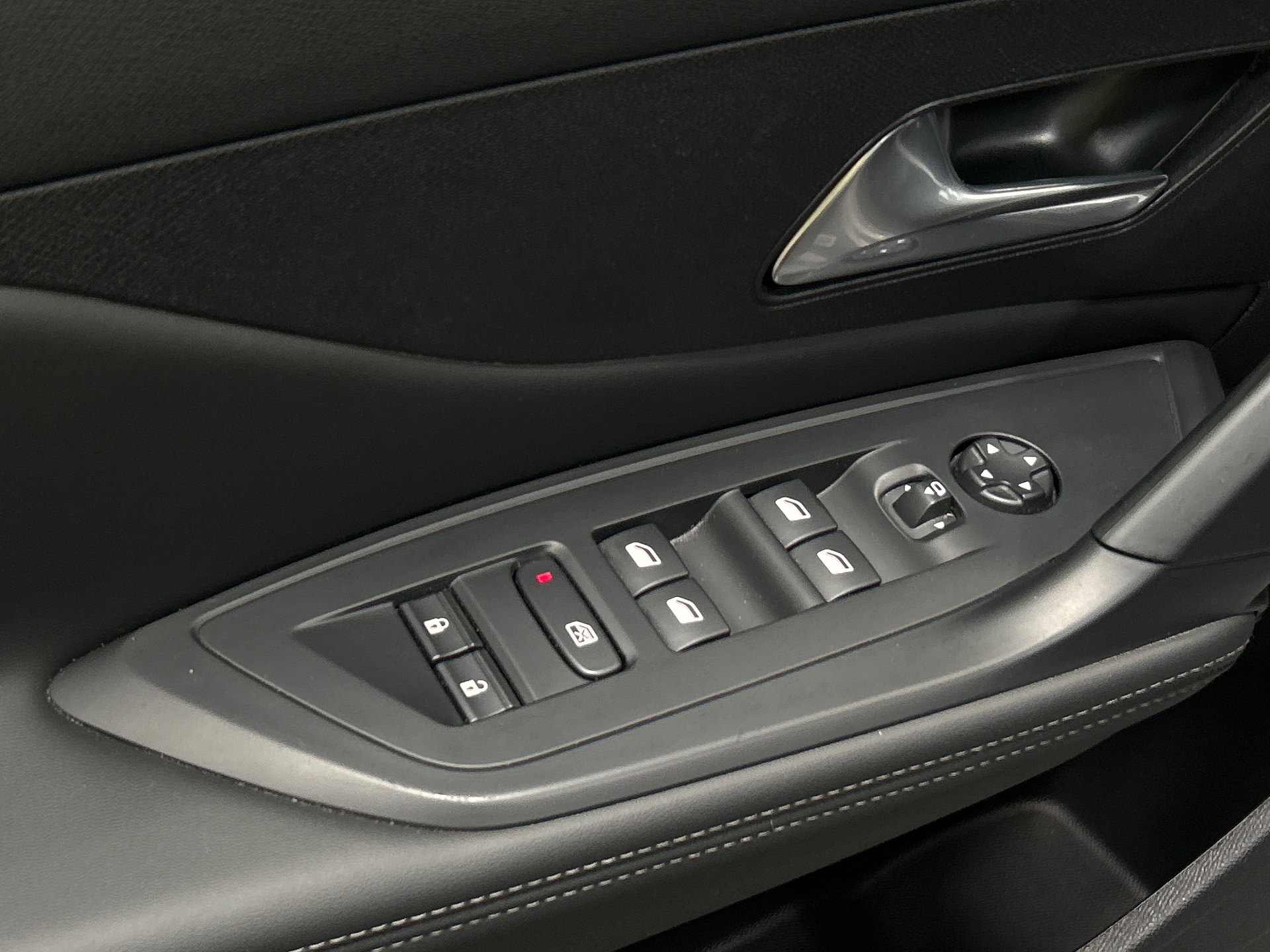 PEUGEOT 308 Berline Allure Hybrid 145 ch e-DCS6