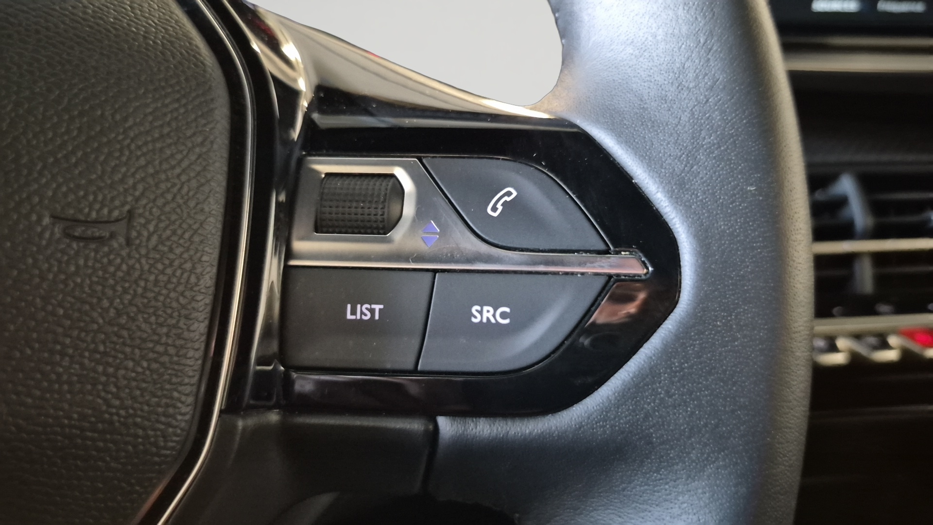 PEUGEOT 2008 Style Hybrid 145 ch e-DCS6