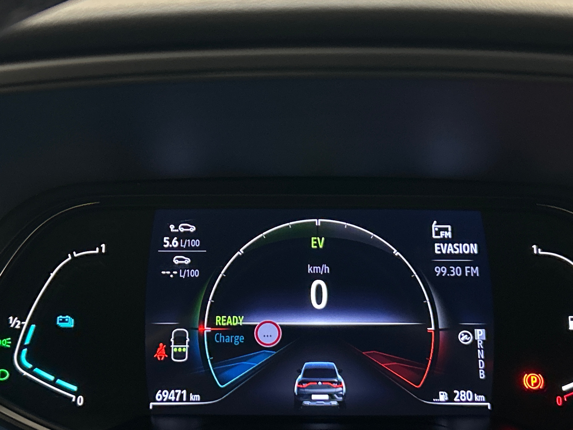 RENAULT ARKANA E-Tech 145 Business