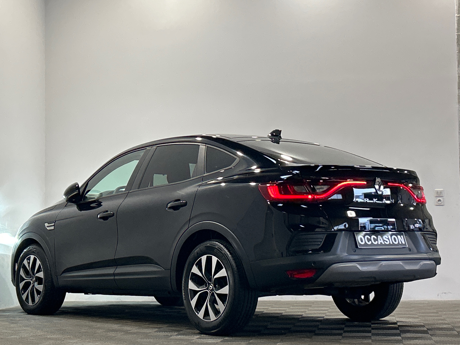 RENAULT ARKANA E-Tech 145 Business