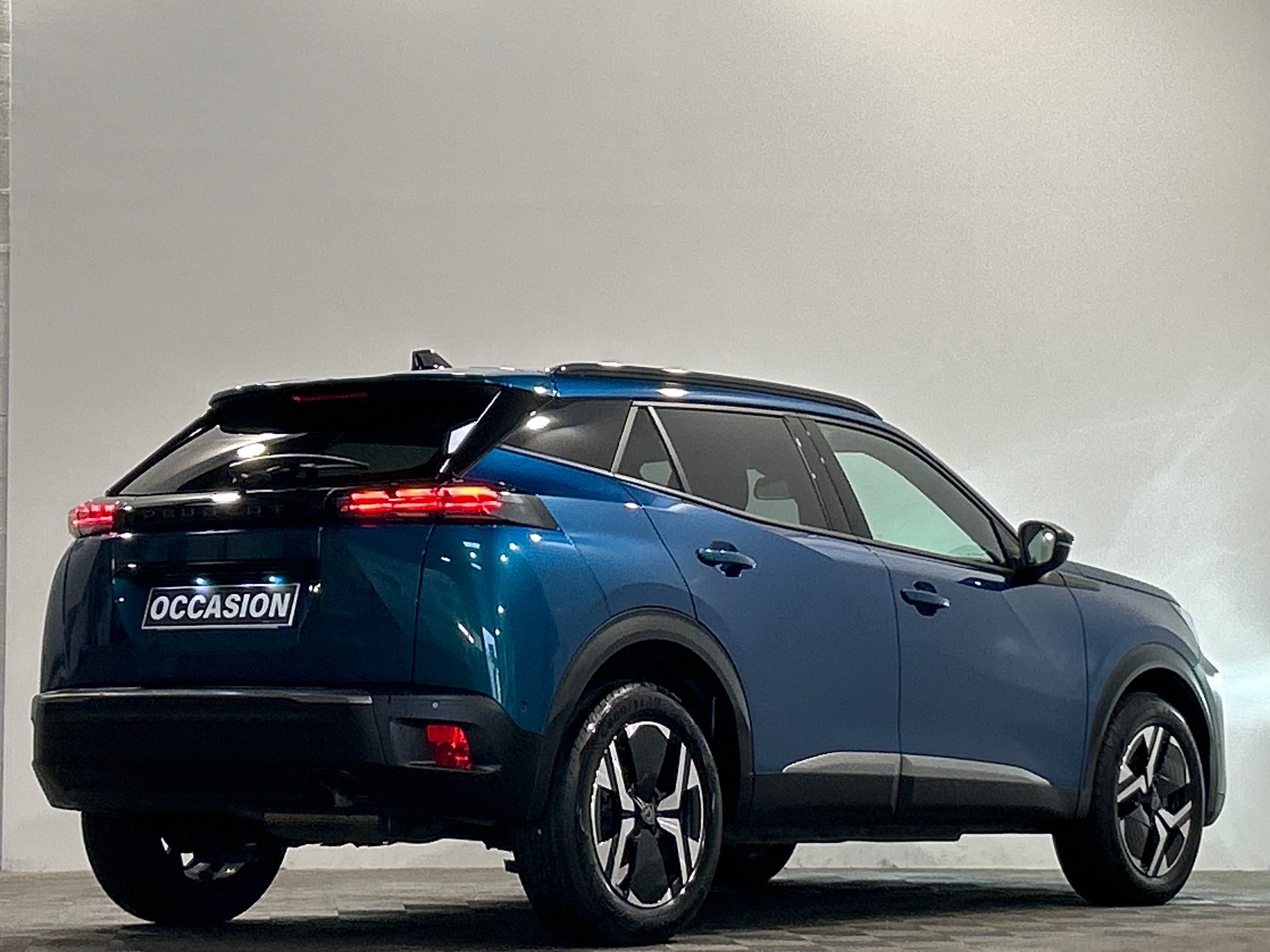 PEUGEOT 2008 Allure 100 ch BVM6