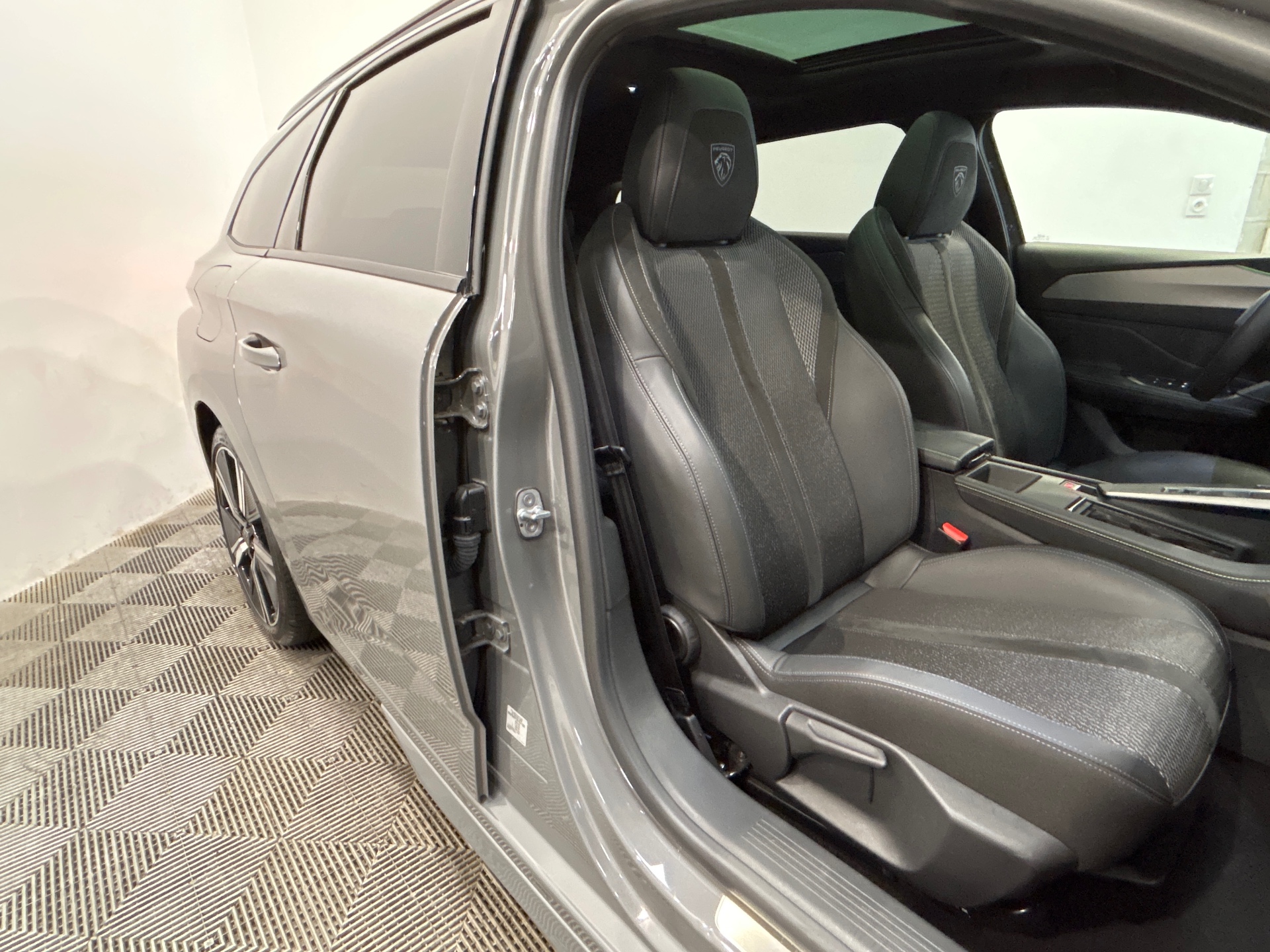 PEUGEOT 308 SW GT Hybrid 145 ch e-DCS6