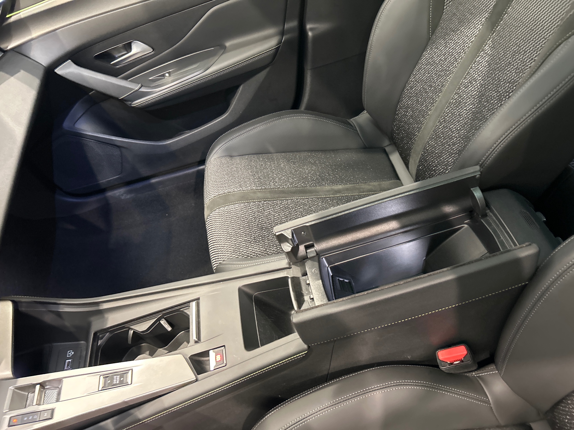 PEUGEOT 308 SW GT Hybrid 145 ch e-DCS6