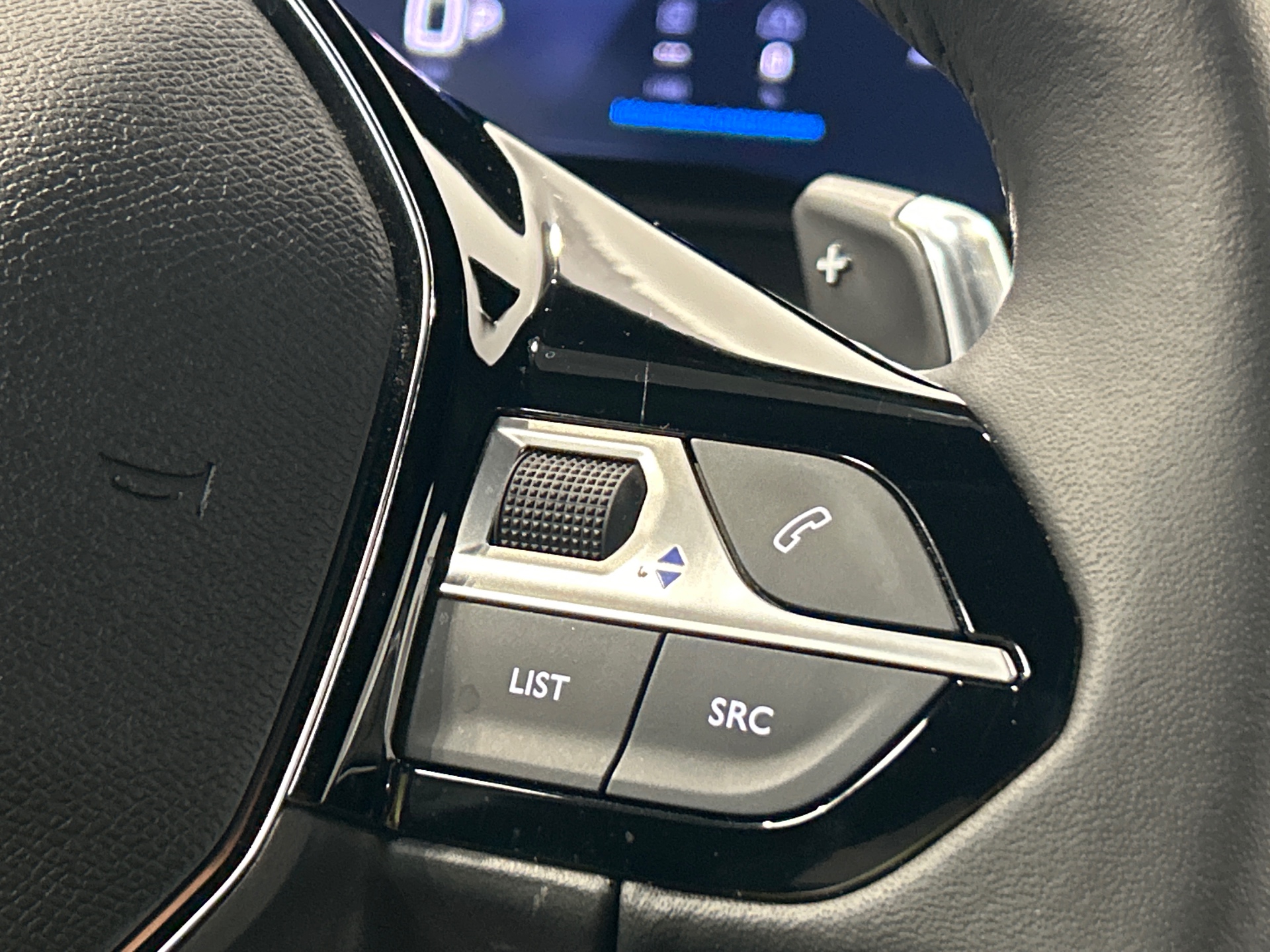 PEUGEOT 2008 Allure Hybrid 145 ch e-DCS6