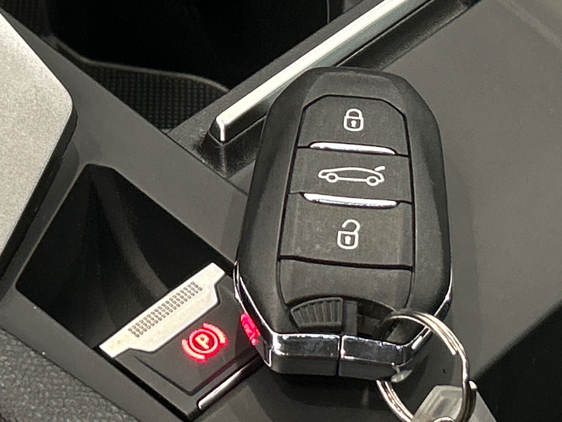 PEUGEOT 308 Berline Allure Hybrid 145 ch e-DCS6