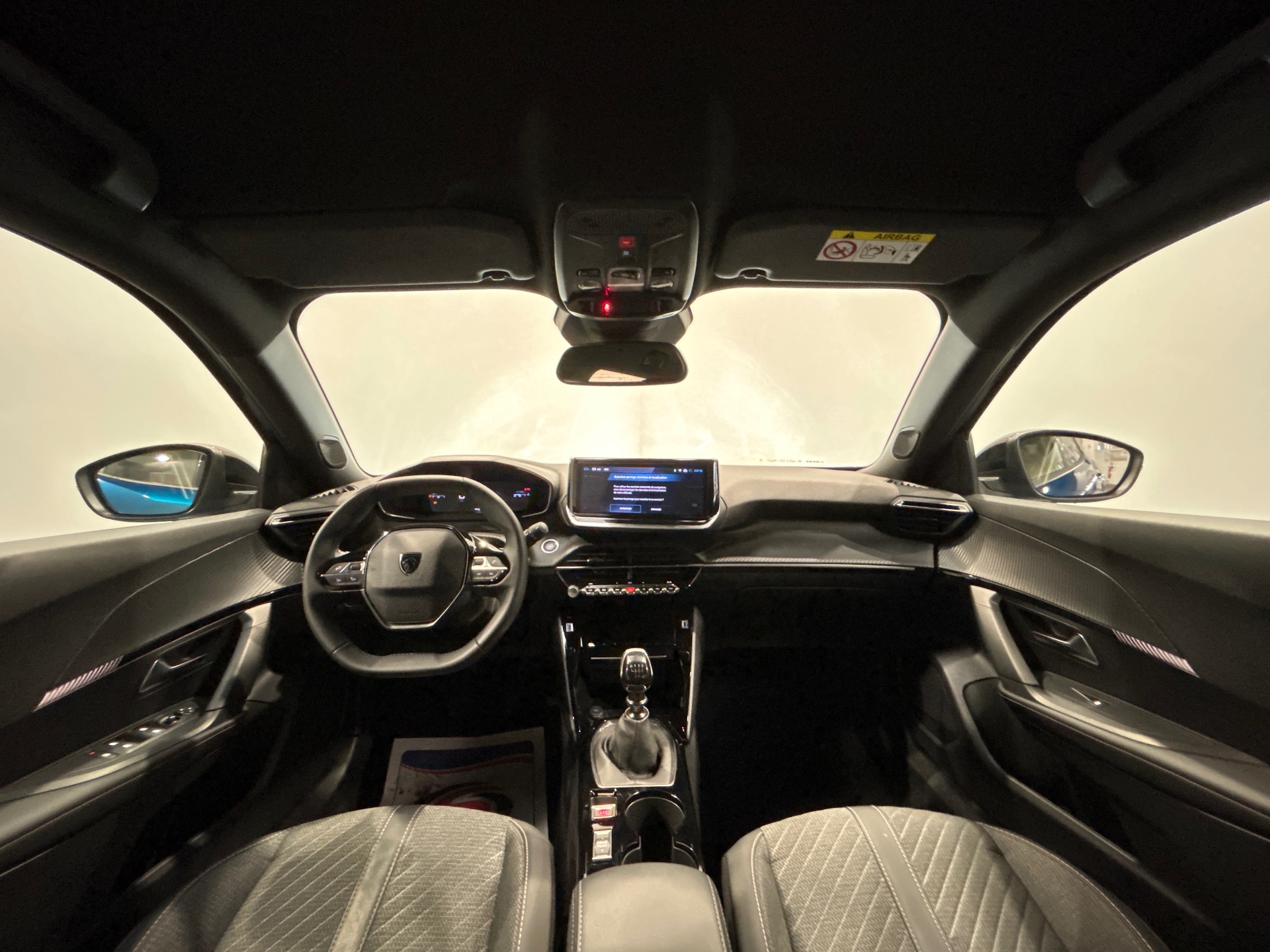 PEUGEOT 2008 Allure 100 ch BVM6