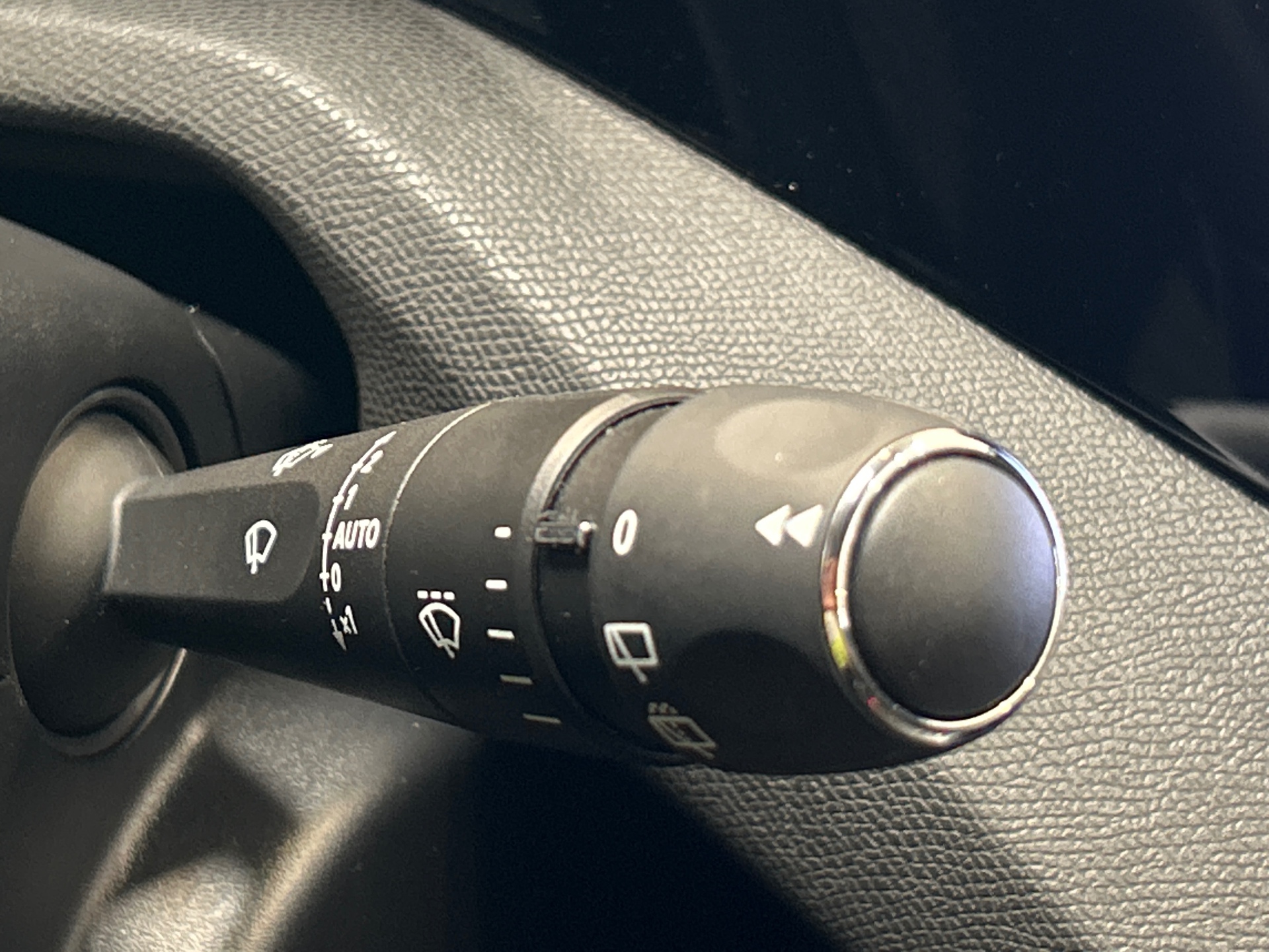 PEUGEOT 308 Berline Allure Hybrid 145 ch e-DCS6