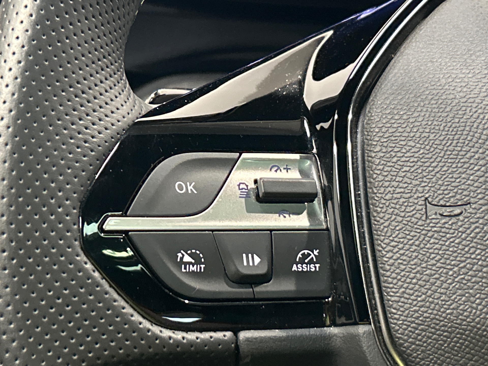 PEUGEOT 308 SW GT Hybrid 145 ch e-DCS6