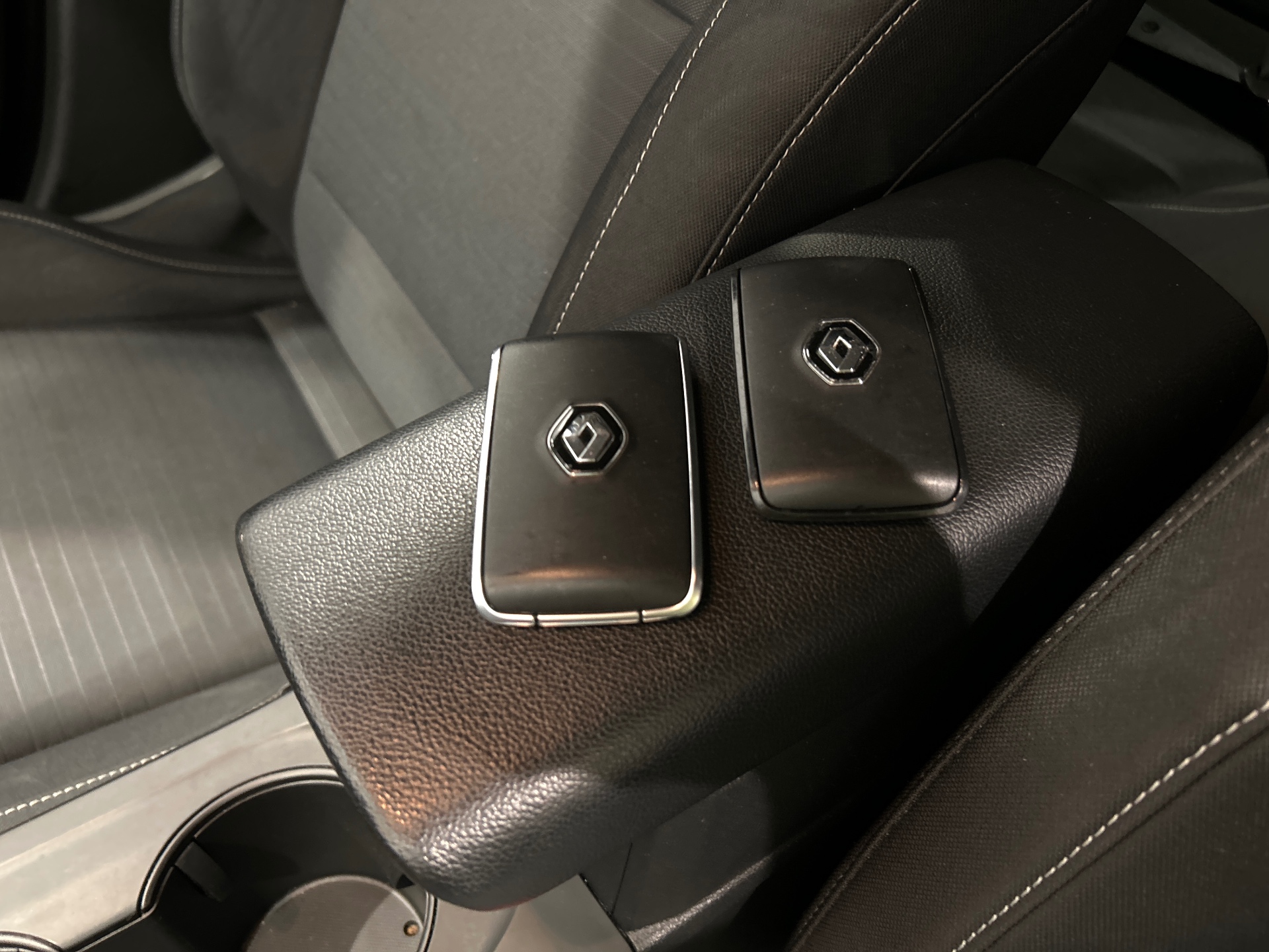 RENAULT ARKANA E-Tech 145 Business