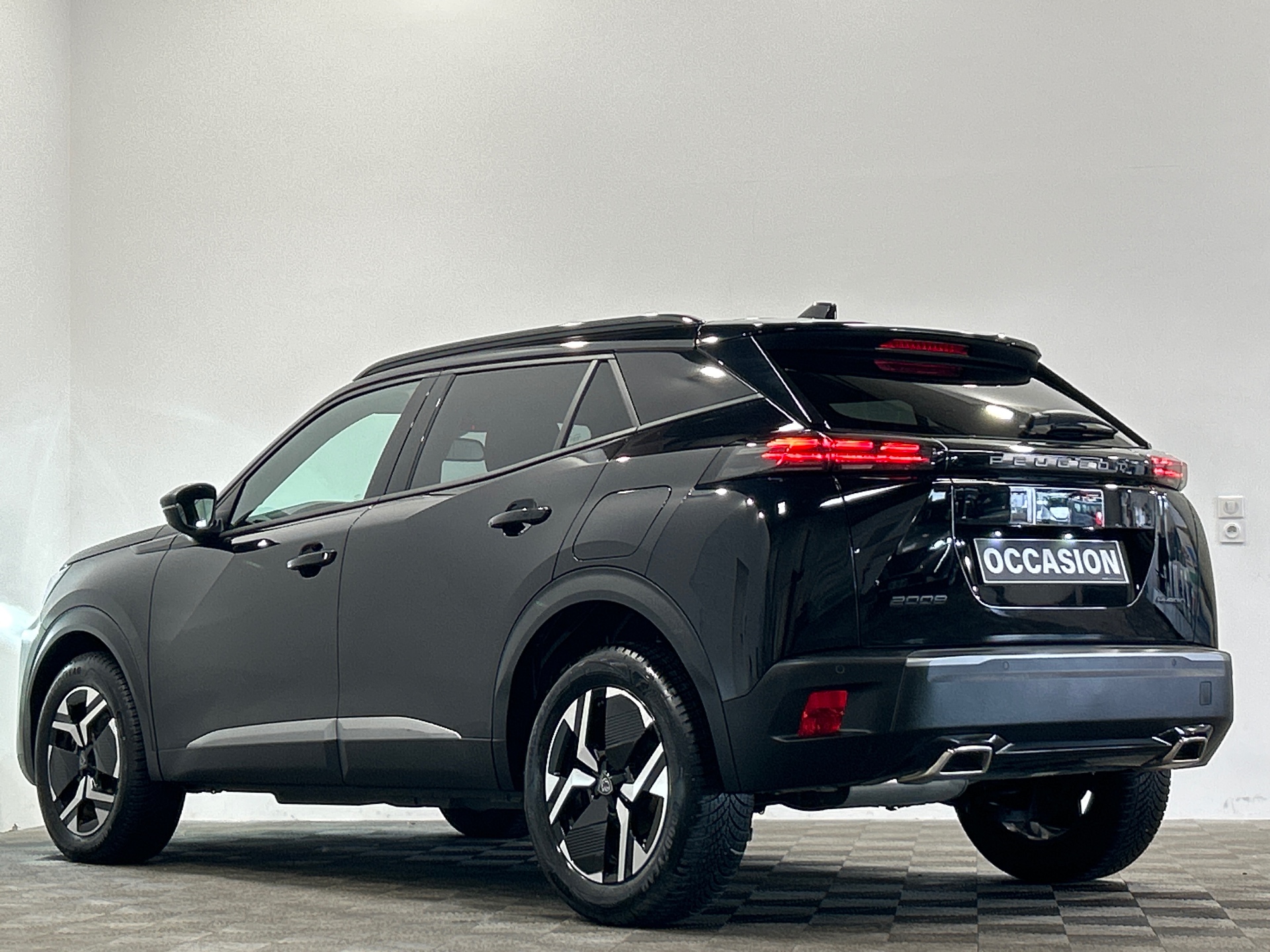 PEUGEOT 2008 Allure Hybrid 145 ch e-DCS6