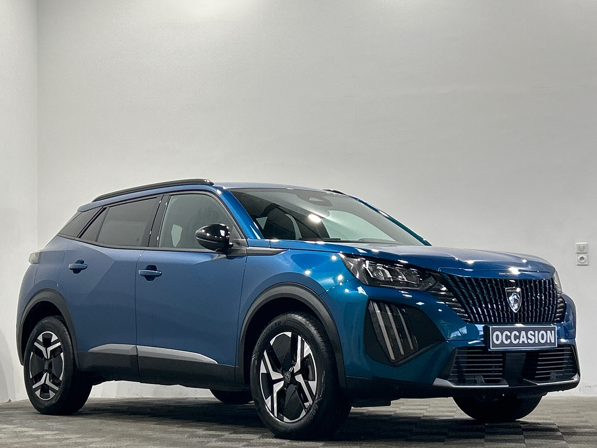 PEUGEOT 2008 Allure 100 ch BVM6