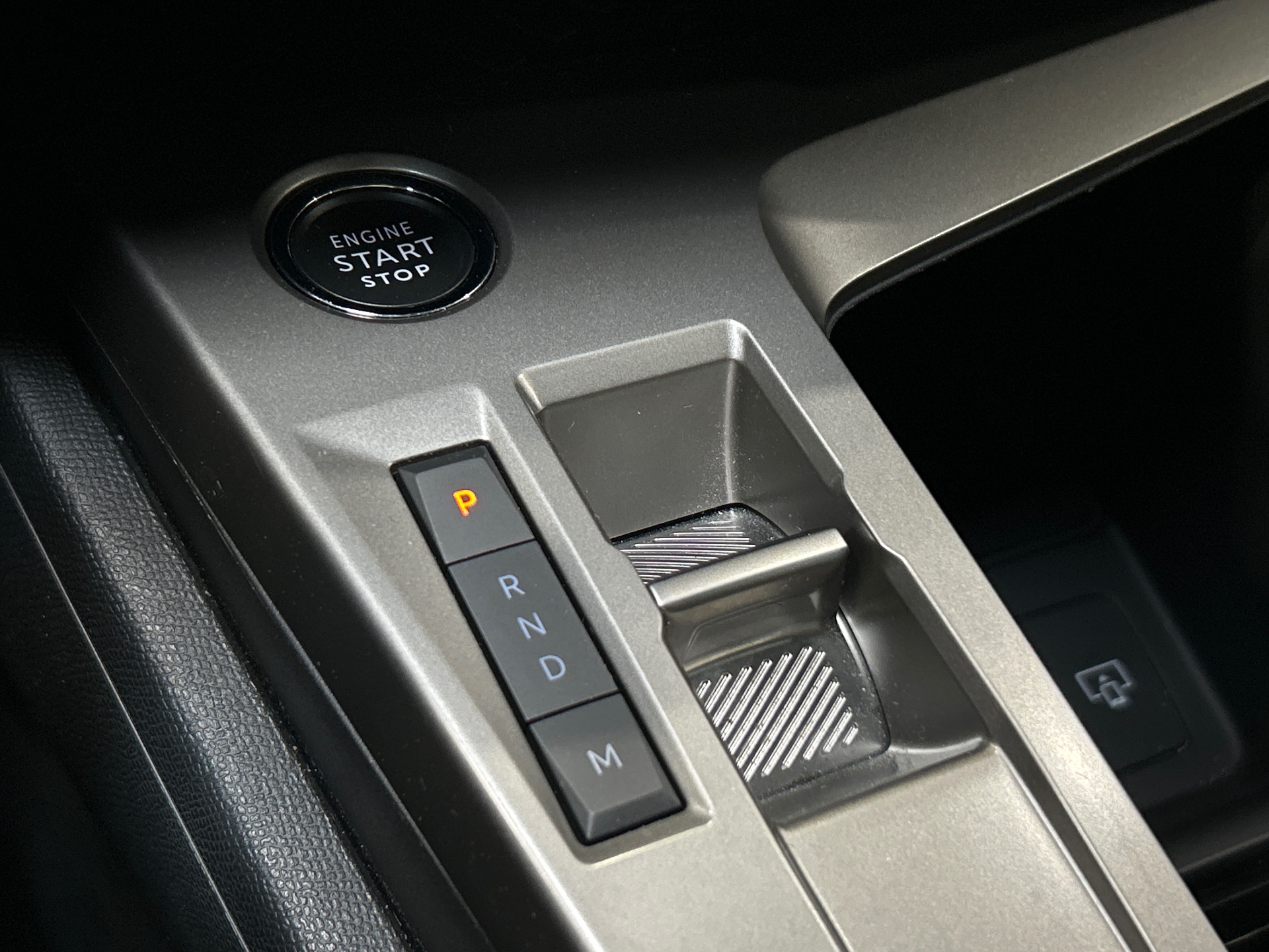 PEUGEOT 308 Berline Allure Hybrid 145 ch e-DCS6