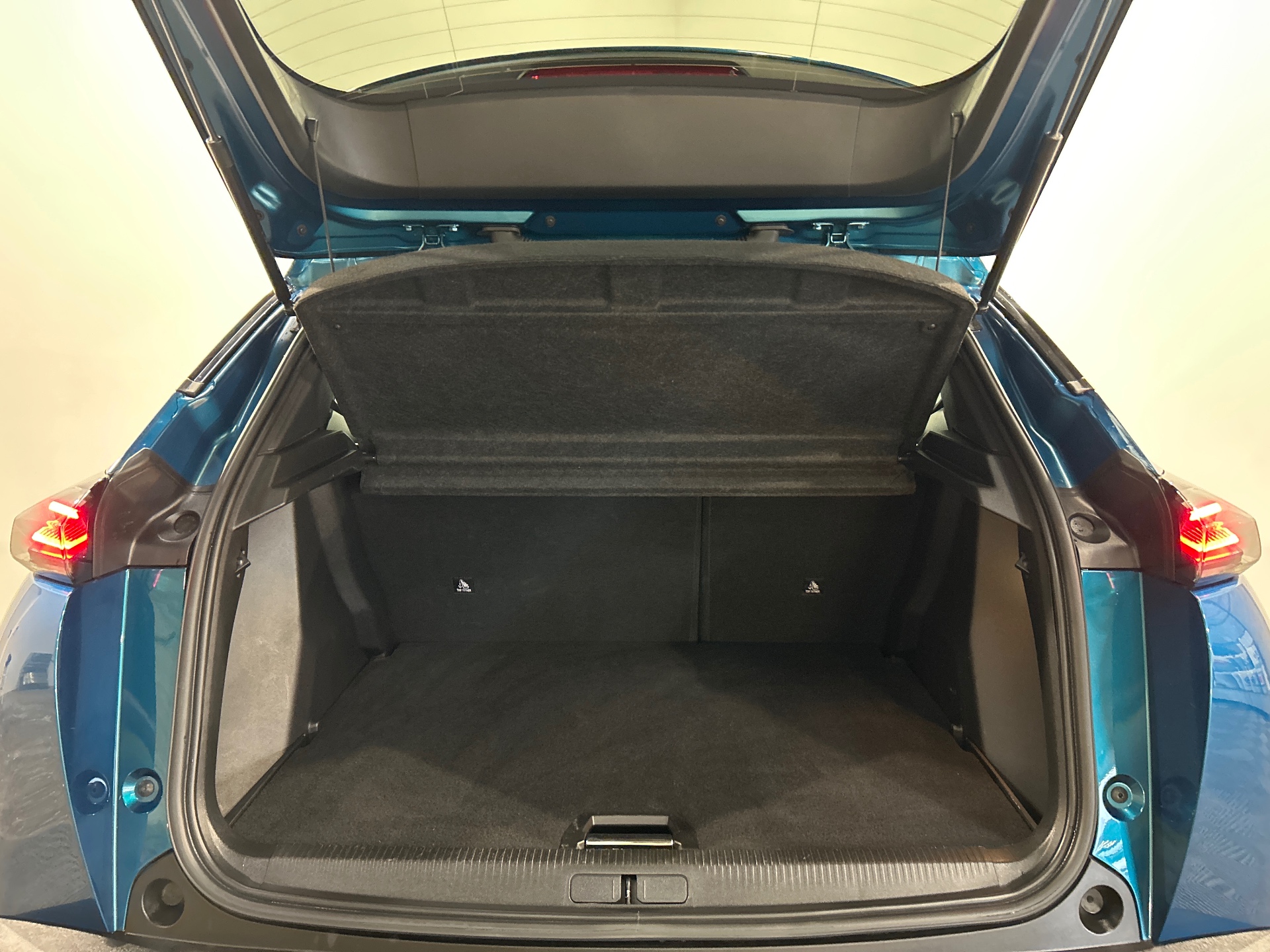 PEUGEOT 2008 Allure 100 ch BVM6