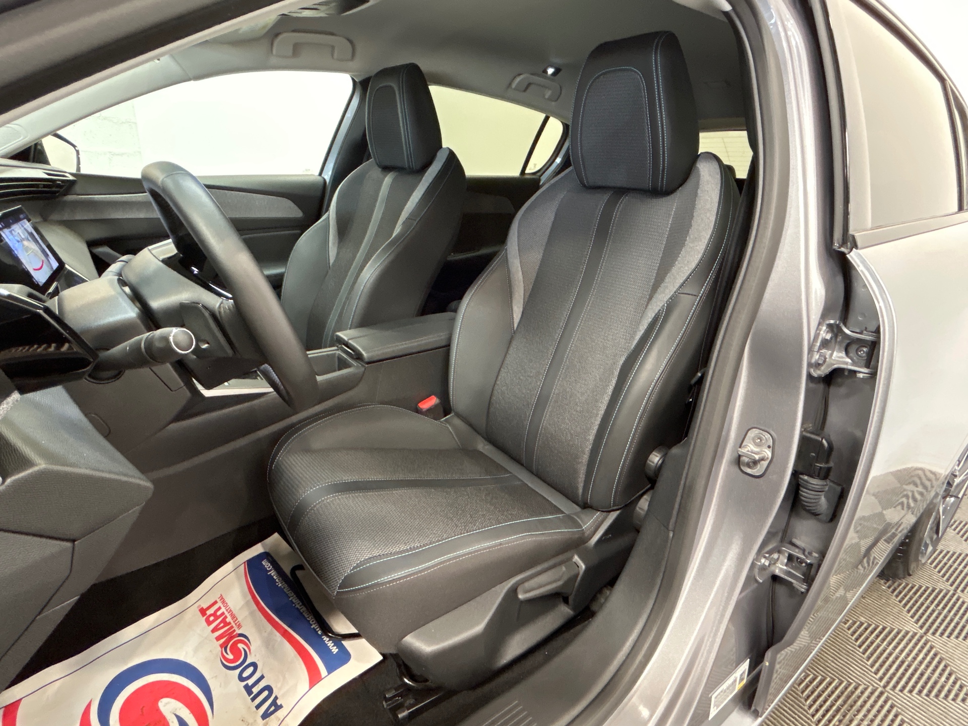 PEUGEOT 308 Berline Allure Hybrid 145 ch e-DCS6