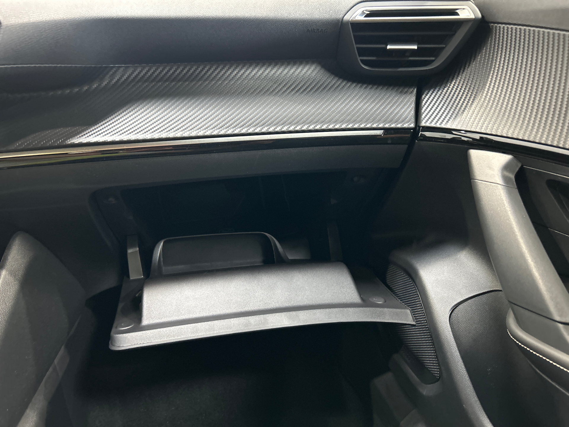 PEUGEOT 2008 Allure Hybrid 145 ch e-DCS6