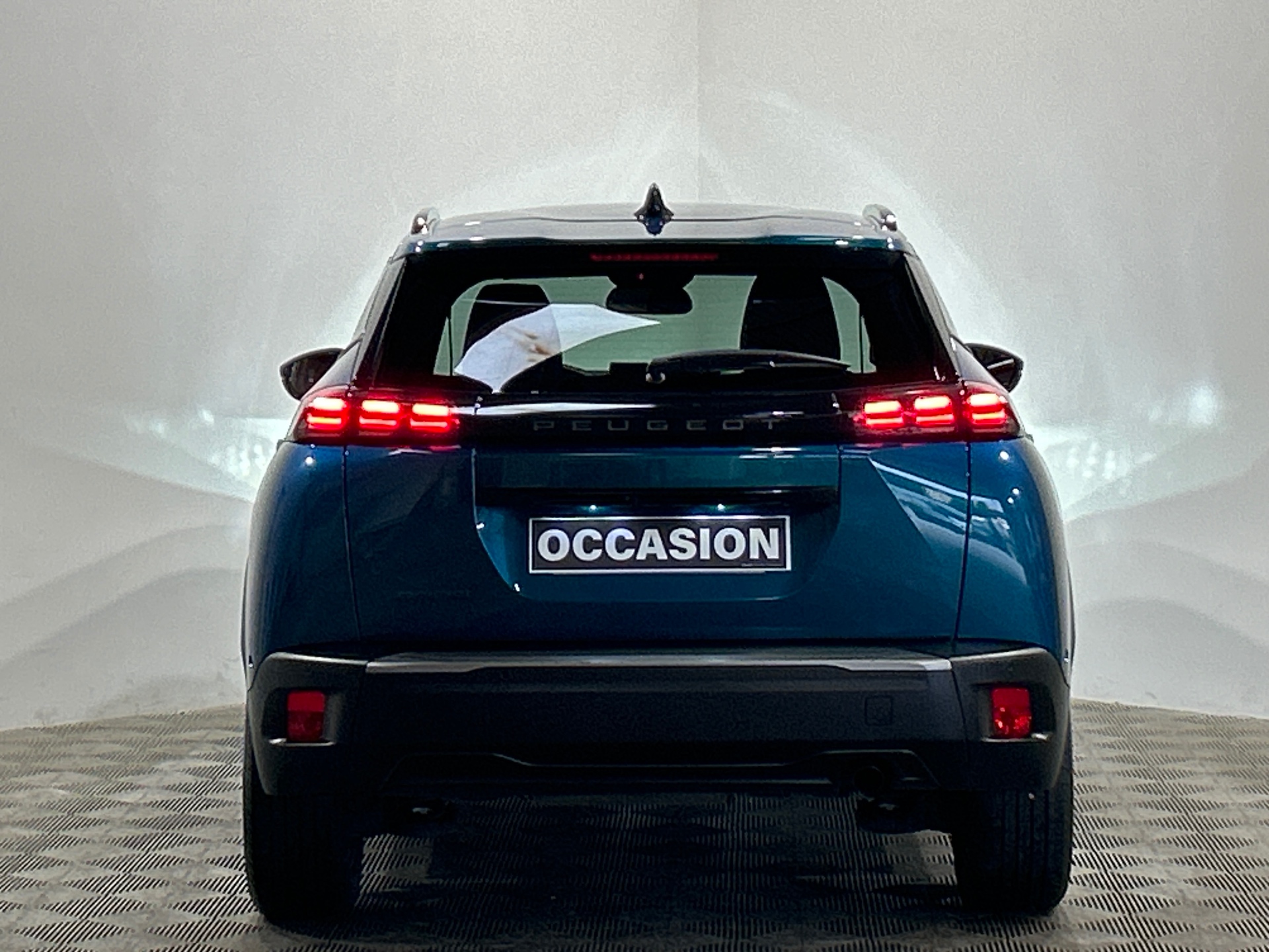 PEUGEOT 2008 Allure 100 ch BVM6