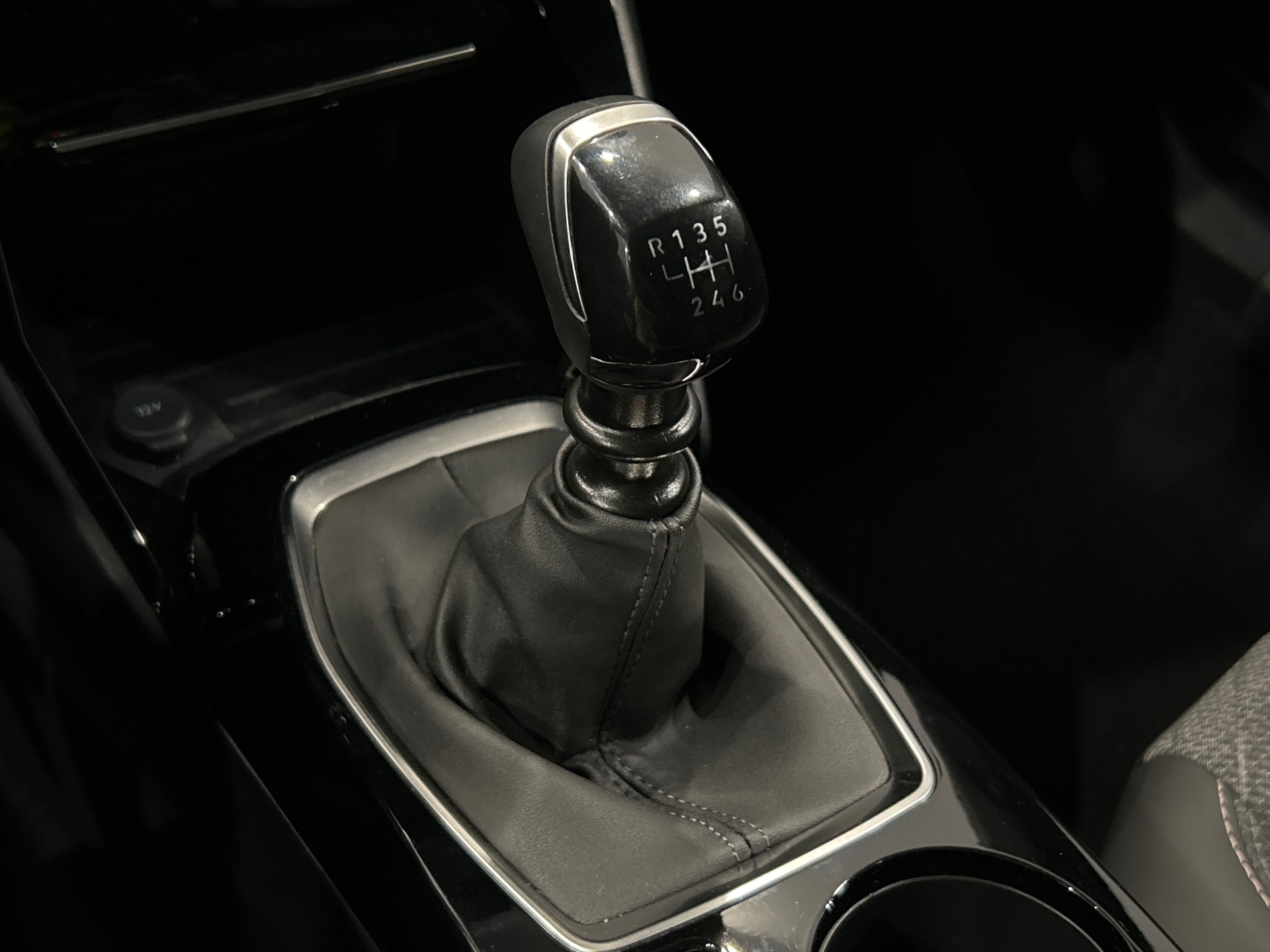 PEUGEOT 2008 Allure 100 ch BVM6